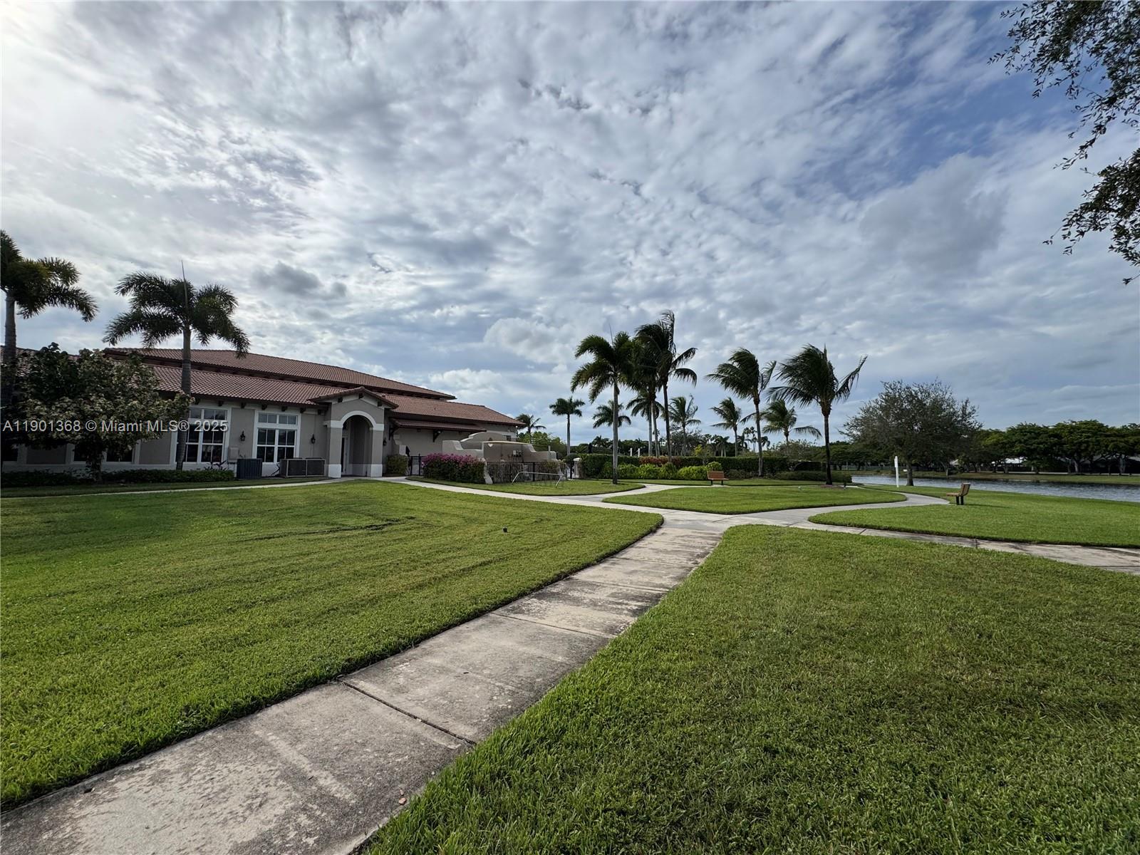 THE COURTS AT BAYSHORE I - Residential