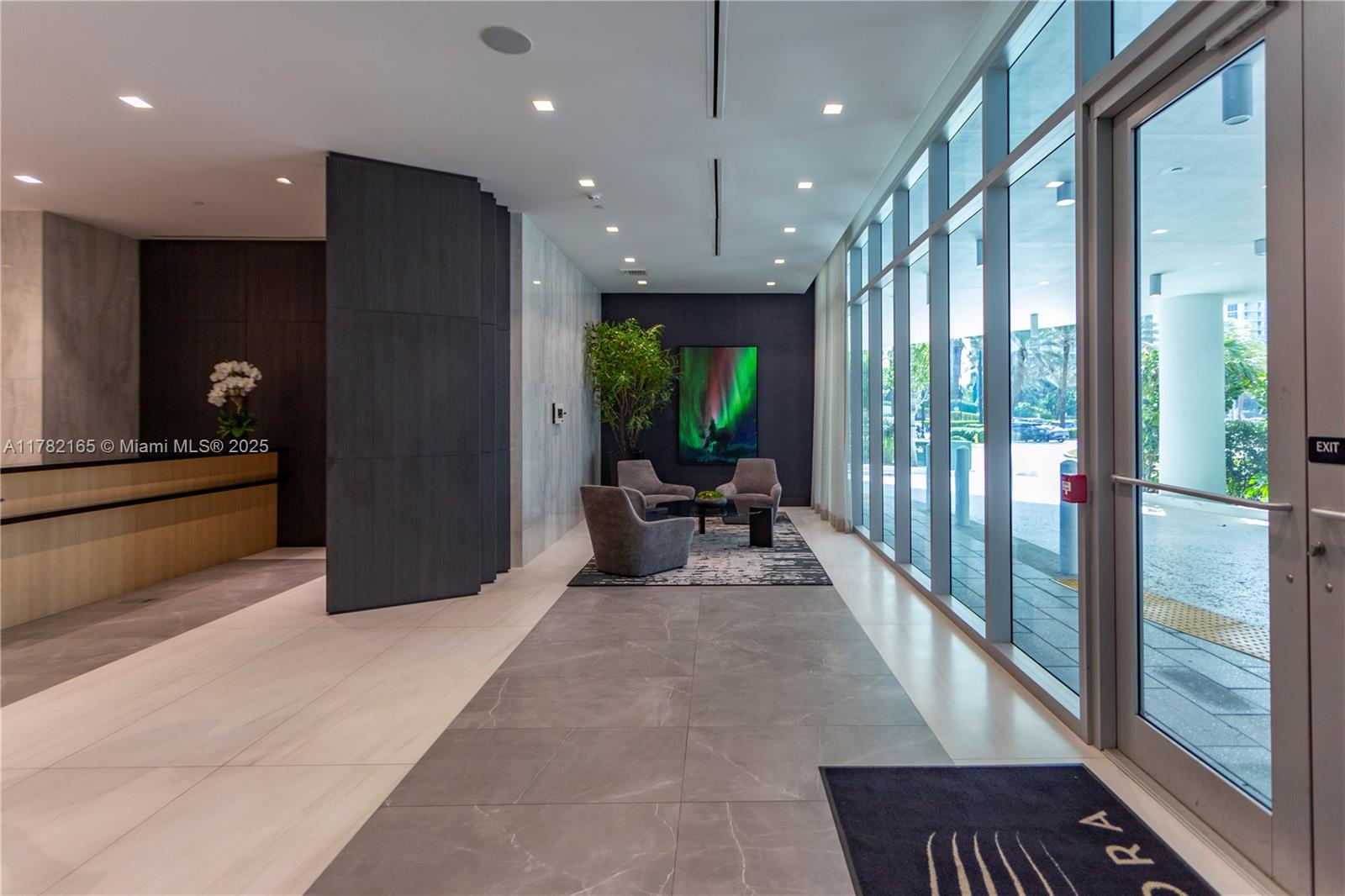 AURORA CONDO - Residential