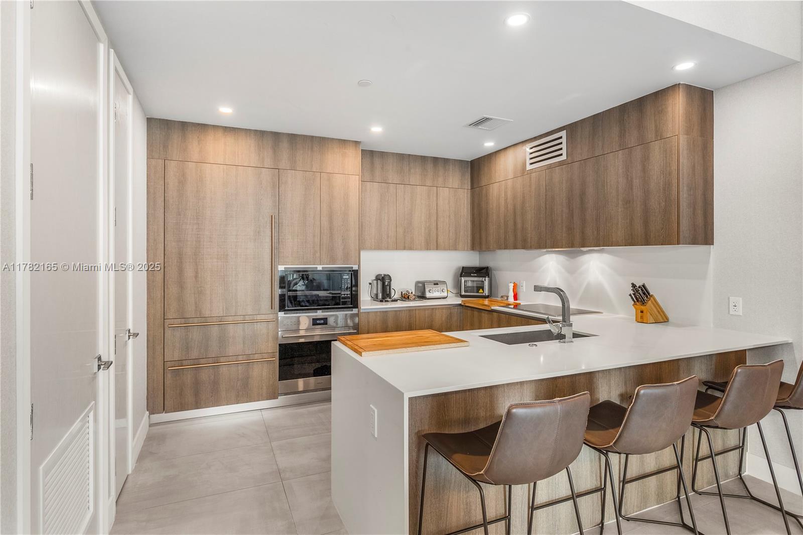 17550 Collins Ave 1404