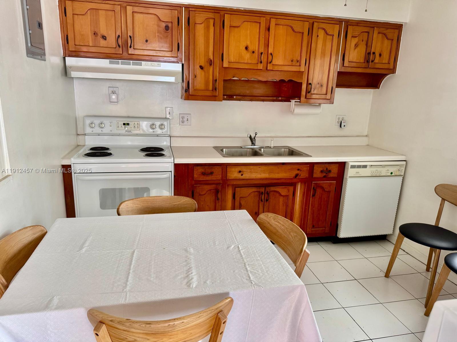 BEVERLY PARK - Residential