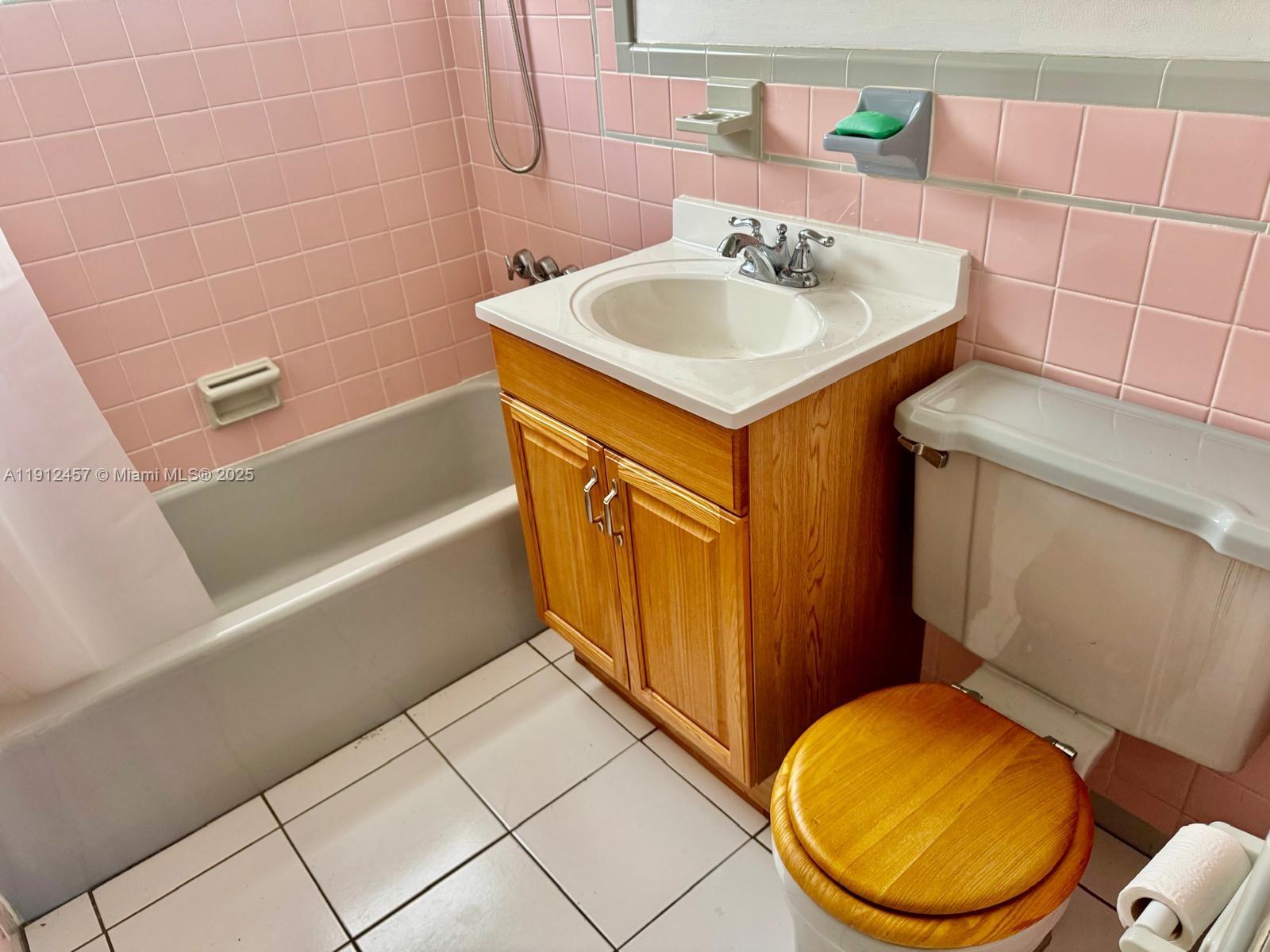 BEVERLY PARK - Residential