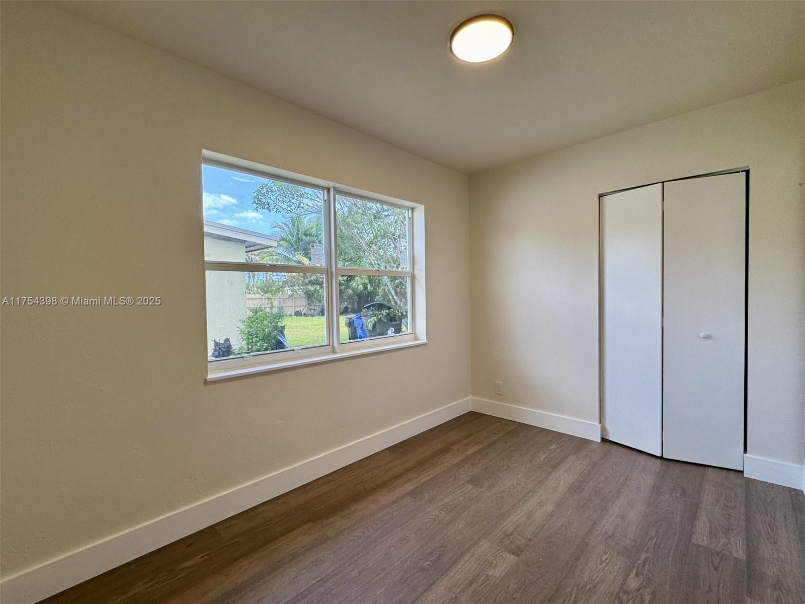 LAUDERDALE MANORS ADDLAUDE - Residential