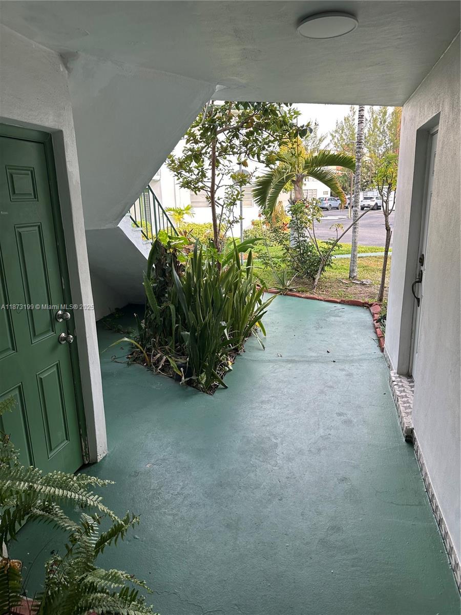 SKY LAKE GARDENS NO 4 CON - Residential