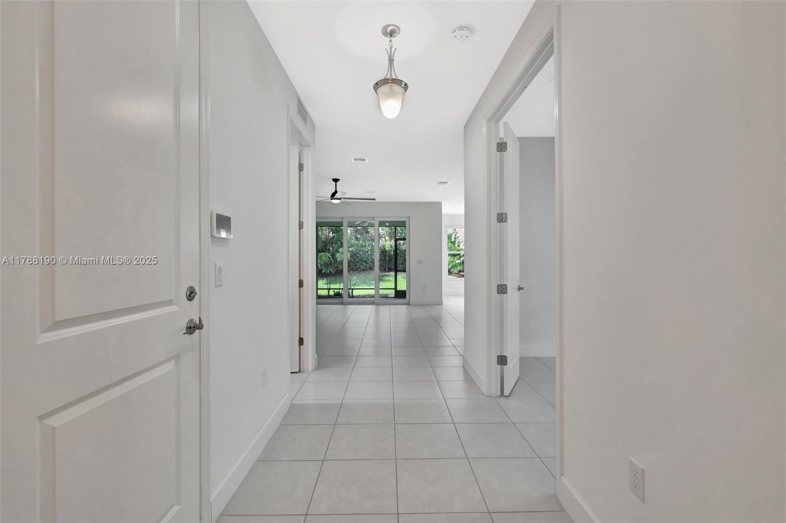 12756 SW Clear Water Way, Port St. Lucie, FL, 34987/$439,900 4 12756 SW Clear Water Way