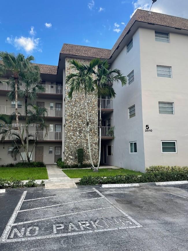Overlooking golf course and water from this desirable 4th (Top Floor unit) no noise from above you. 1 Storage space included, community laundry room in the same floor. 1 parking assigned
Walking distance to Golf, Restaurants, Shops, Nova University and Brand New Hospital. Starbucks, Wholefoods, Trader Joes and many other convenient stores t hat are in close proximity. Highway access and public transportation. Excellent school district with bus pick up. Bldg secluded at the back of complex nestled right on golf course away from traffic. Tenant occupied until 10/31/25