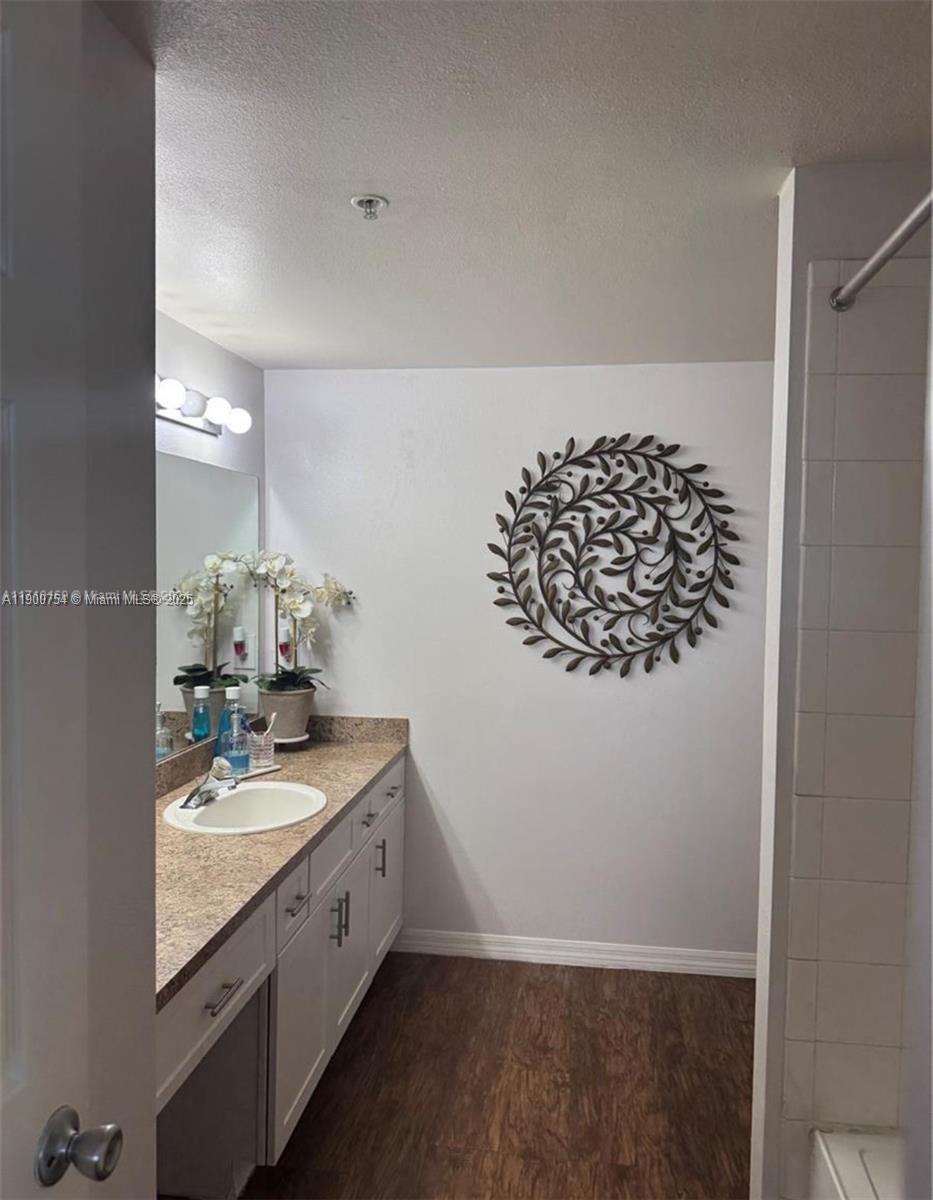 MARQUESA CONDO - Residential