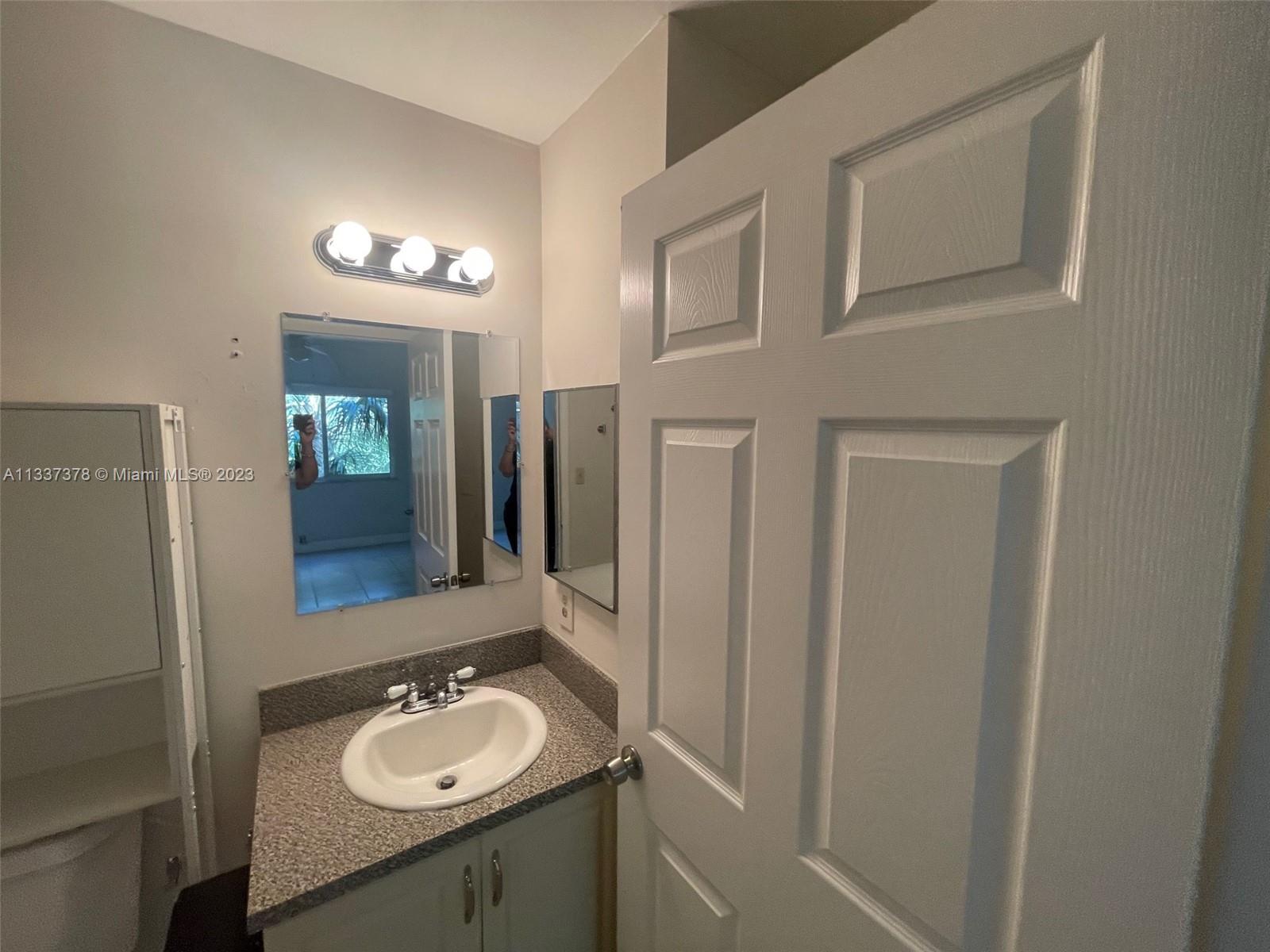 Photo 43 of 60 of 13944 SW 91st Ter 13944 condo