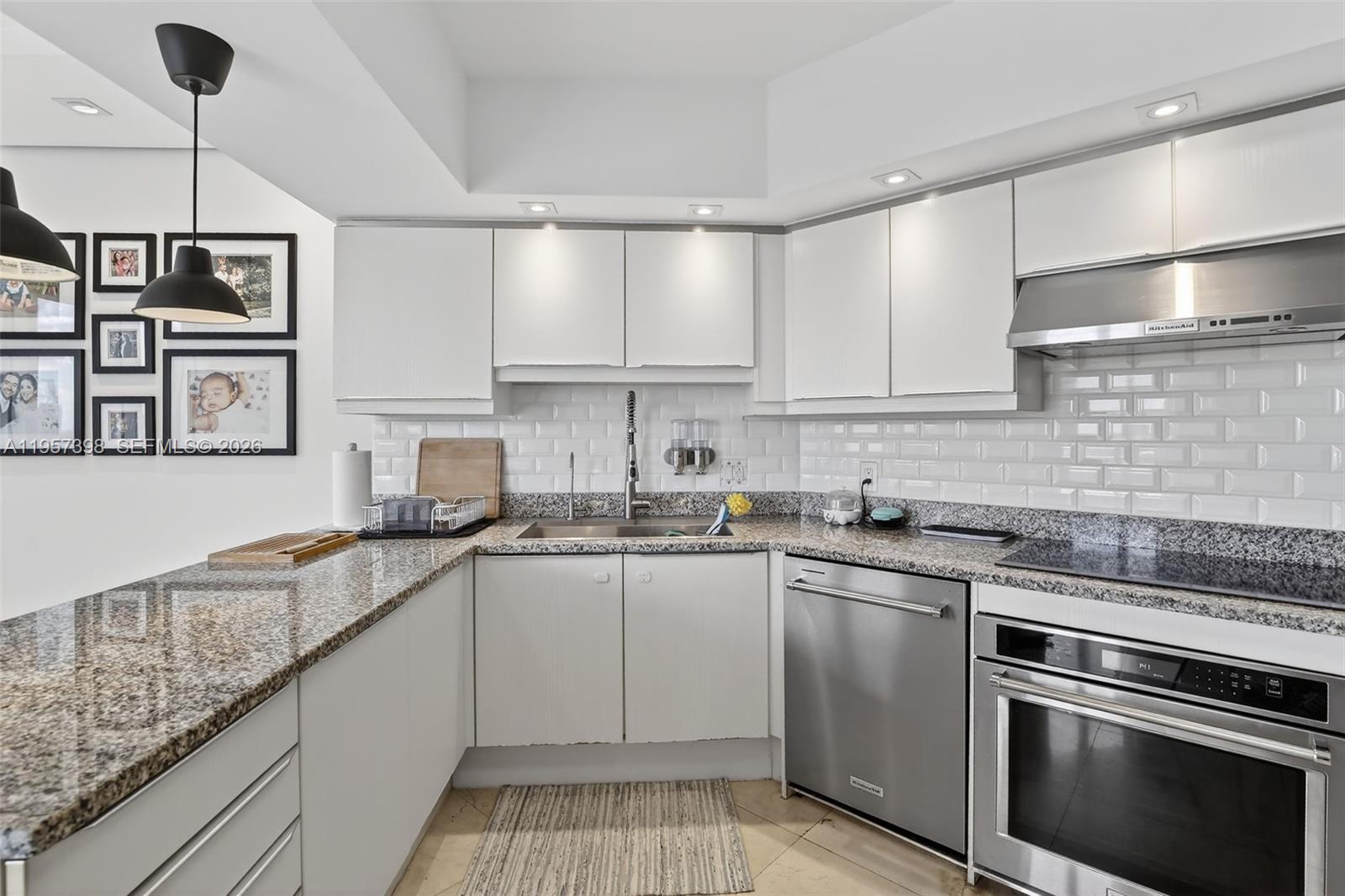 7000 ISL BLVD WILLIAMS IS - Residential