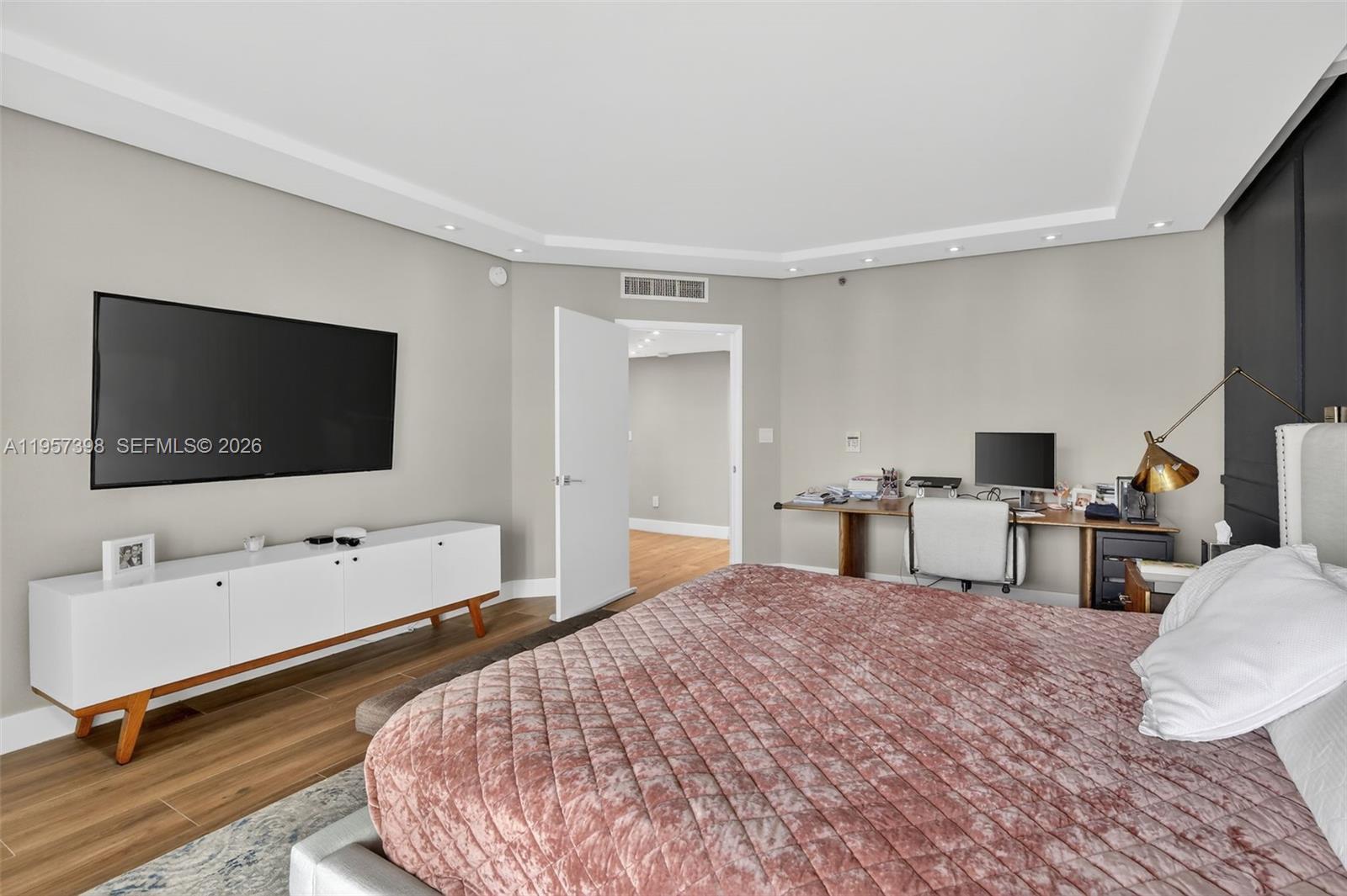 7000 ISL BLVD WILLIAMS IS - Residential