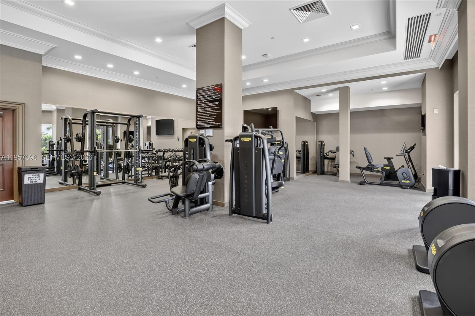 7000 ISL BLVD WILLIAMS IS - Residential