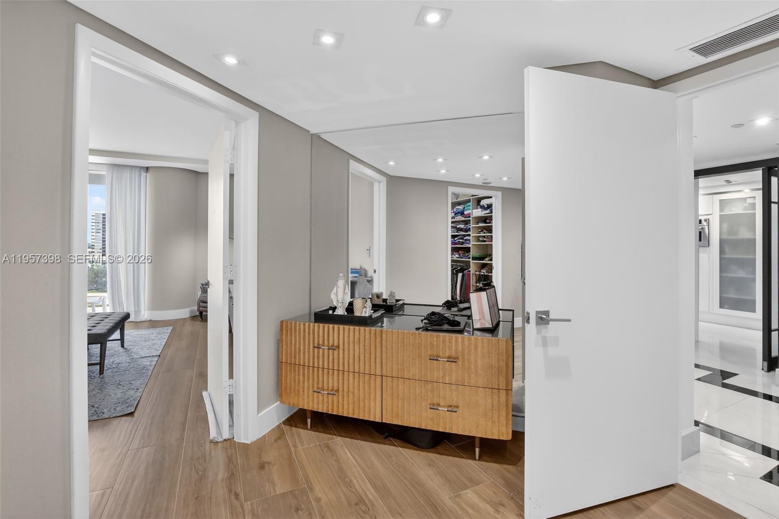 7000 ISL BLVD WILLIAMS IS - Residential