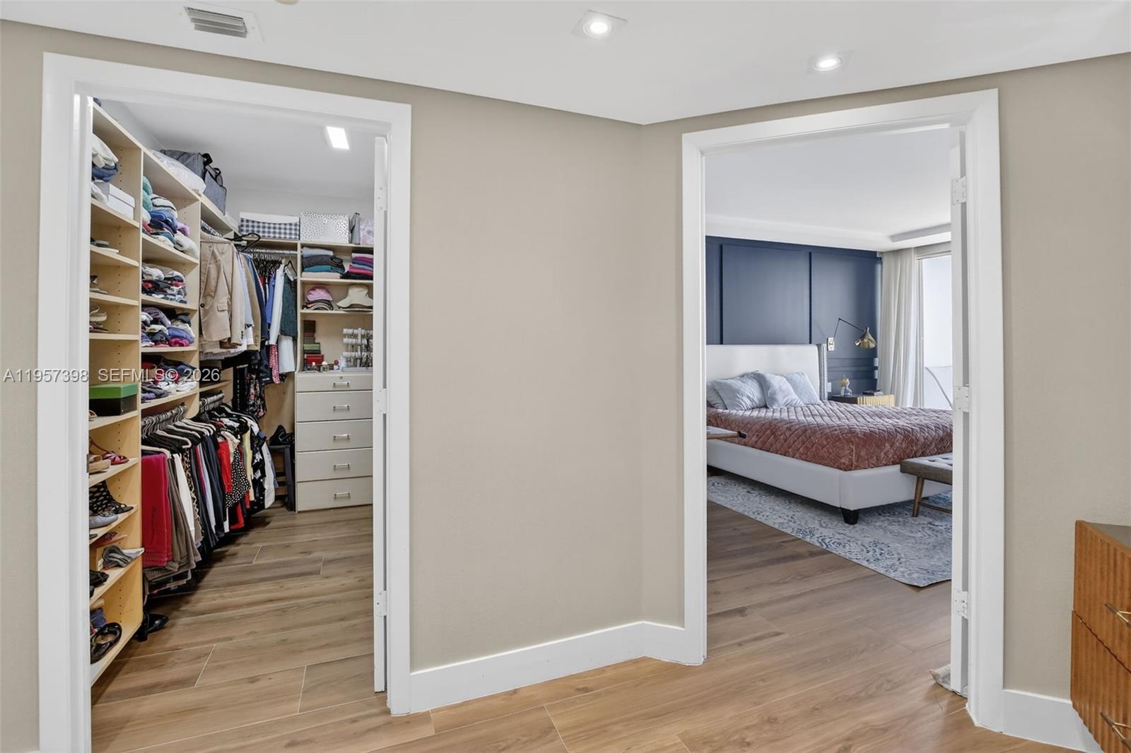 7000 ISL BLVD WILLIAMS IS - Residential