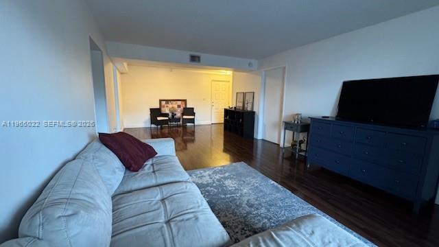 731 N Pine Island Rd 306, Plantation, FL, 33324/$250,000 3 731 N Pine Island Rd 306