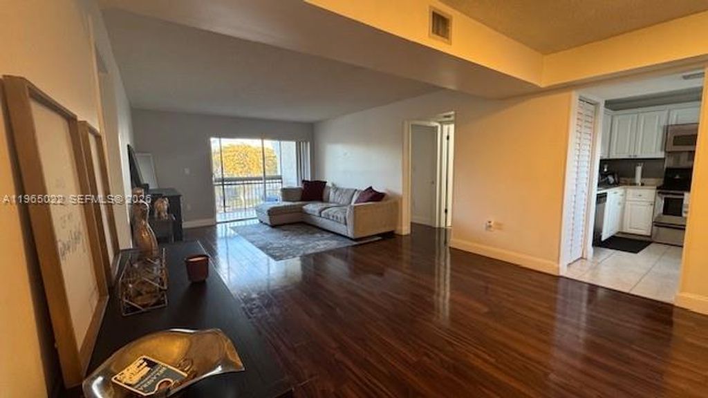 Photo of 731 N Pine Island Rd #306, Plantation, FL 33324 (MLS # A11965022)