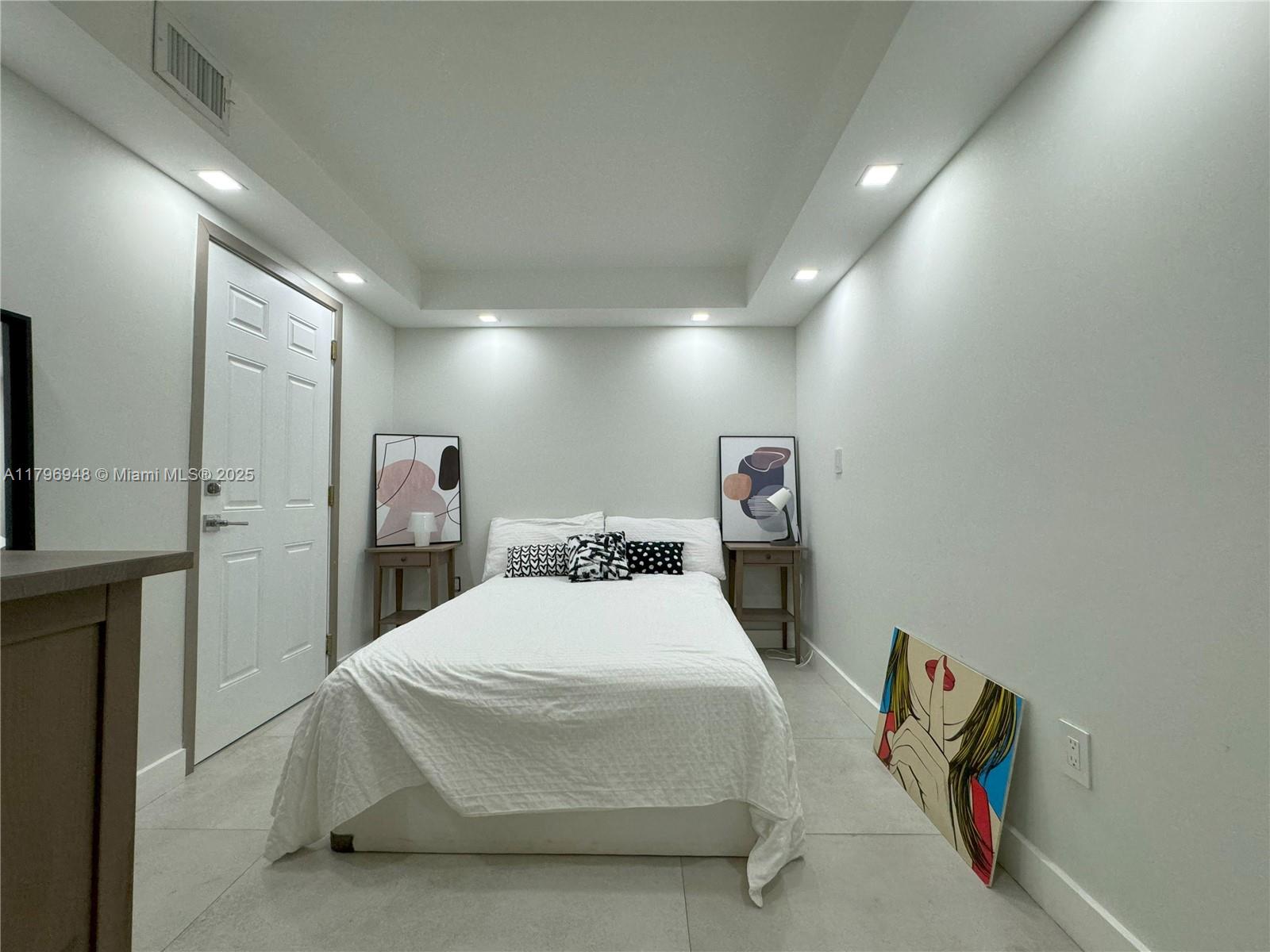 ST REGIS APTS CONDO - Residential