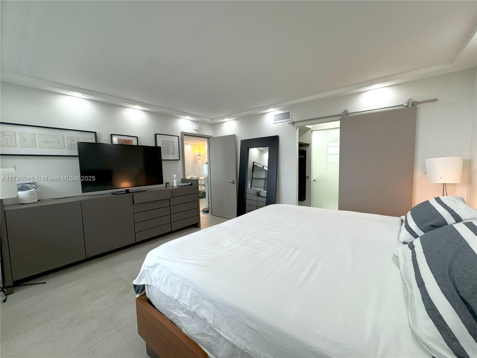 ST REGIS APTS CONDO - Residential
