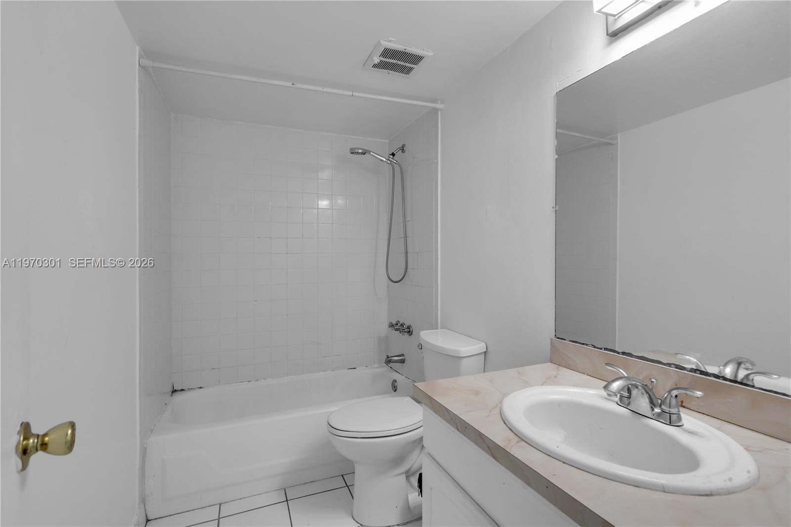 NEWPORT CONDO - Residential