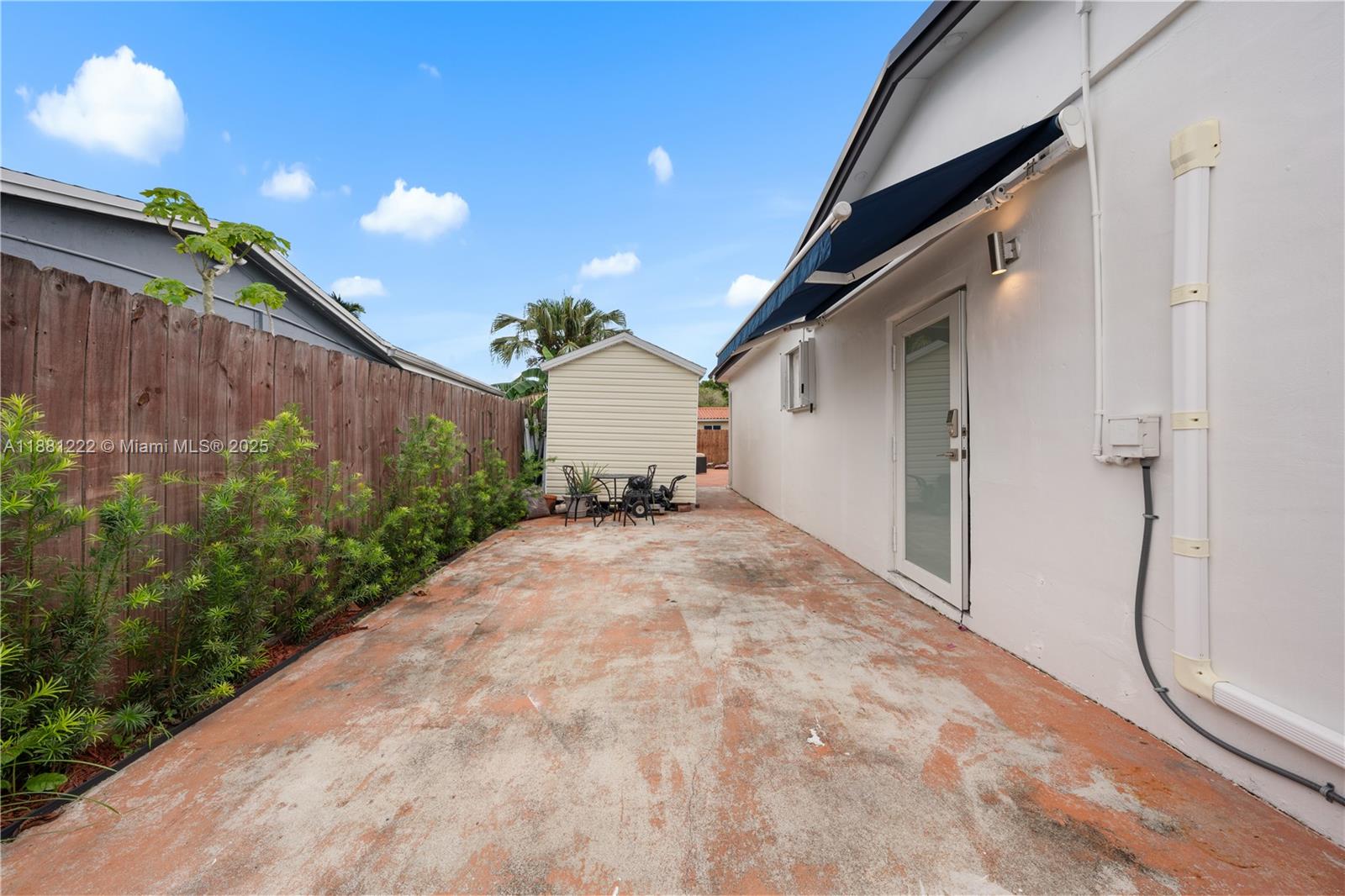 SNAPPER CREEK VILLAS - Residential