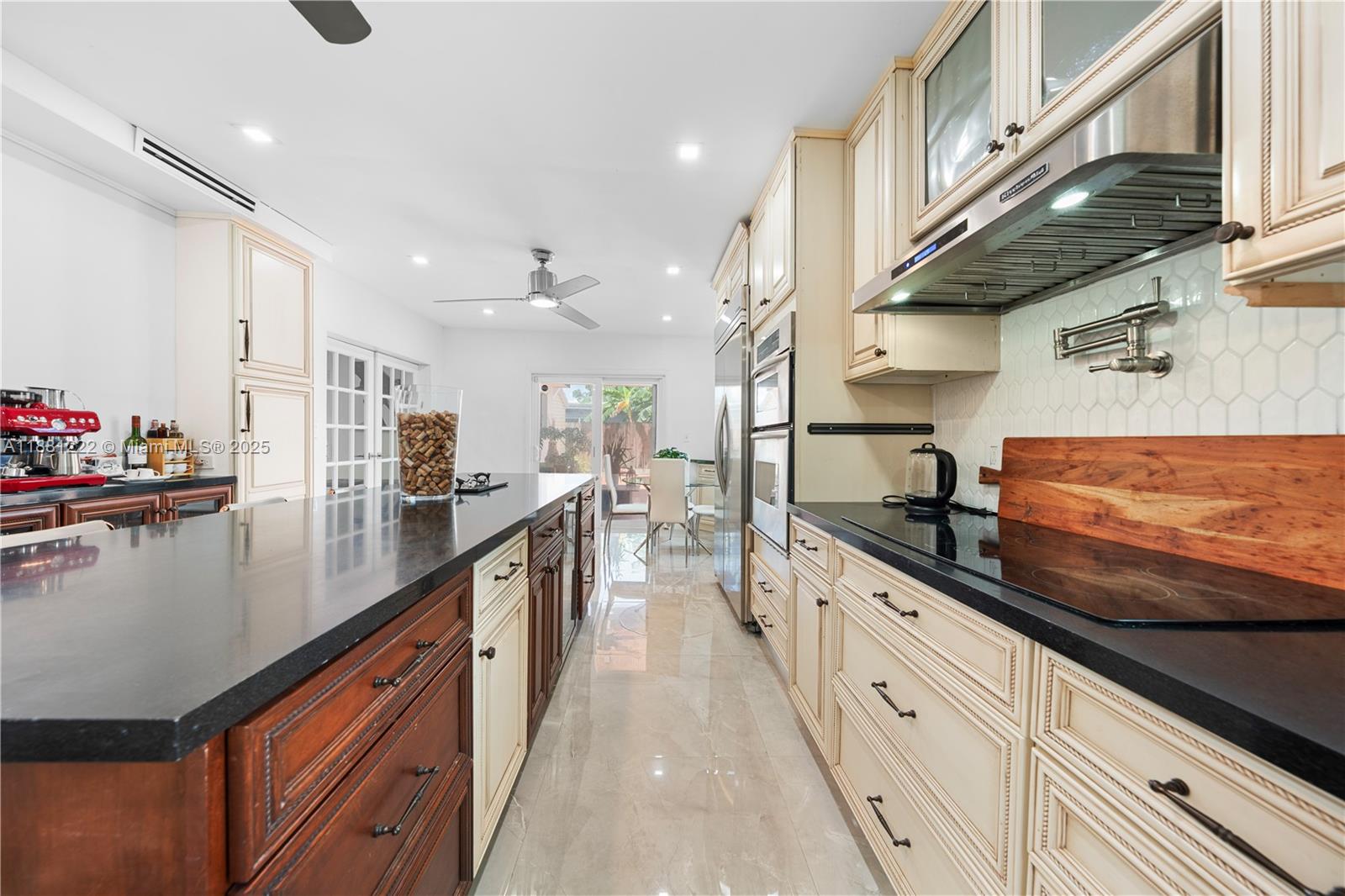 SNAPPER CREEK VILLAS - Residential