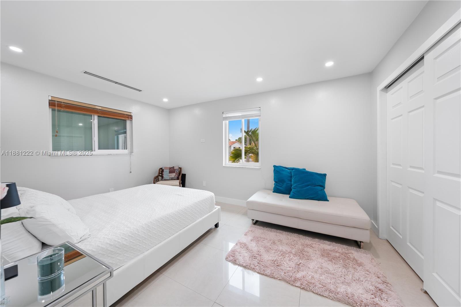 SNAPPER CREEK VILLAS - Residential