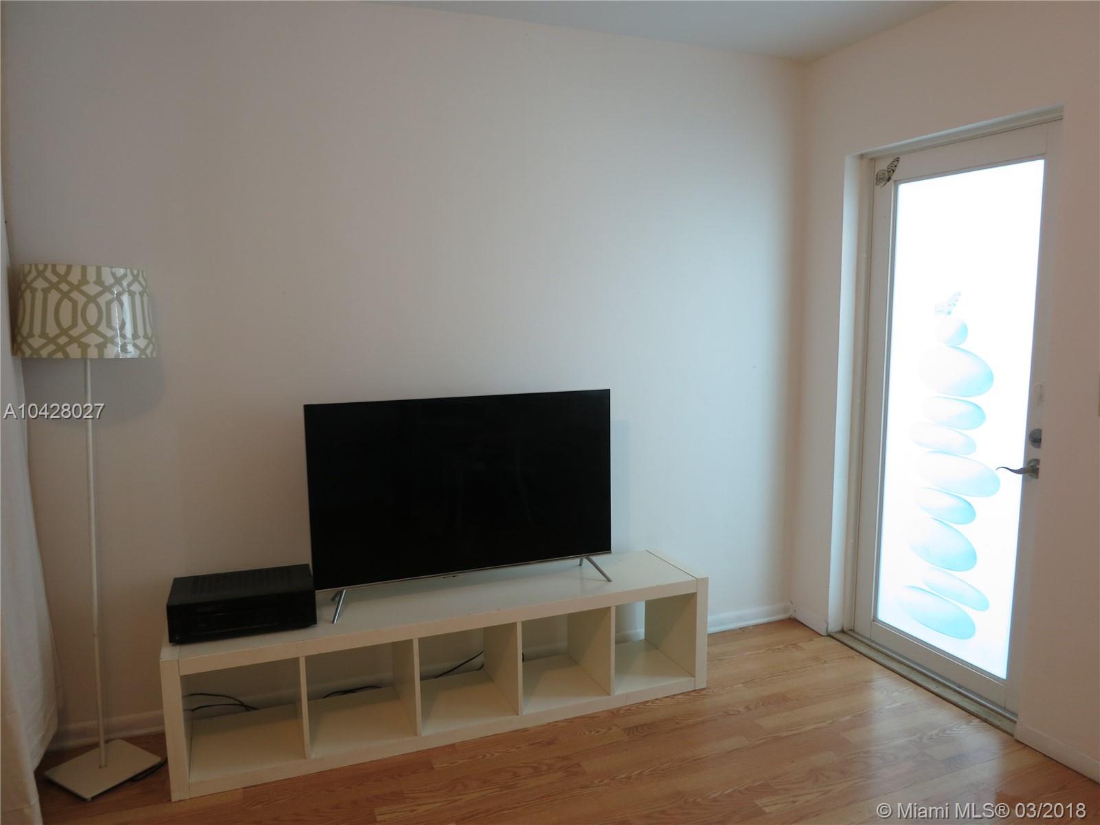 1035 MERIDIAN CONDO - Residential Lease