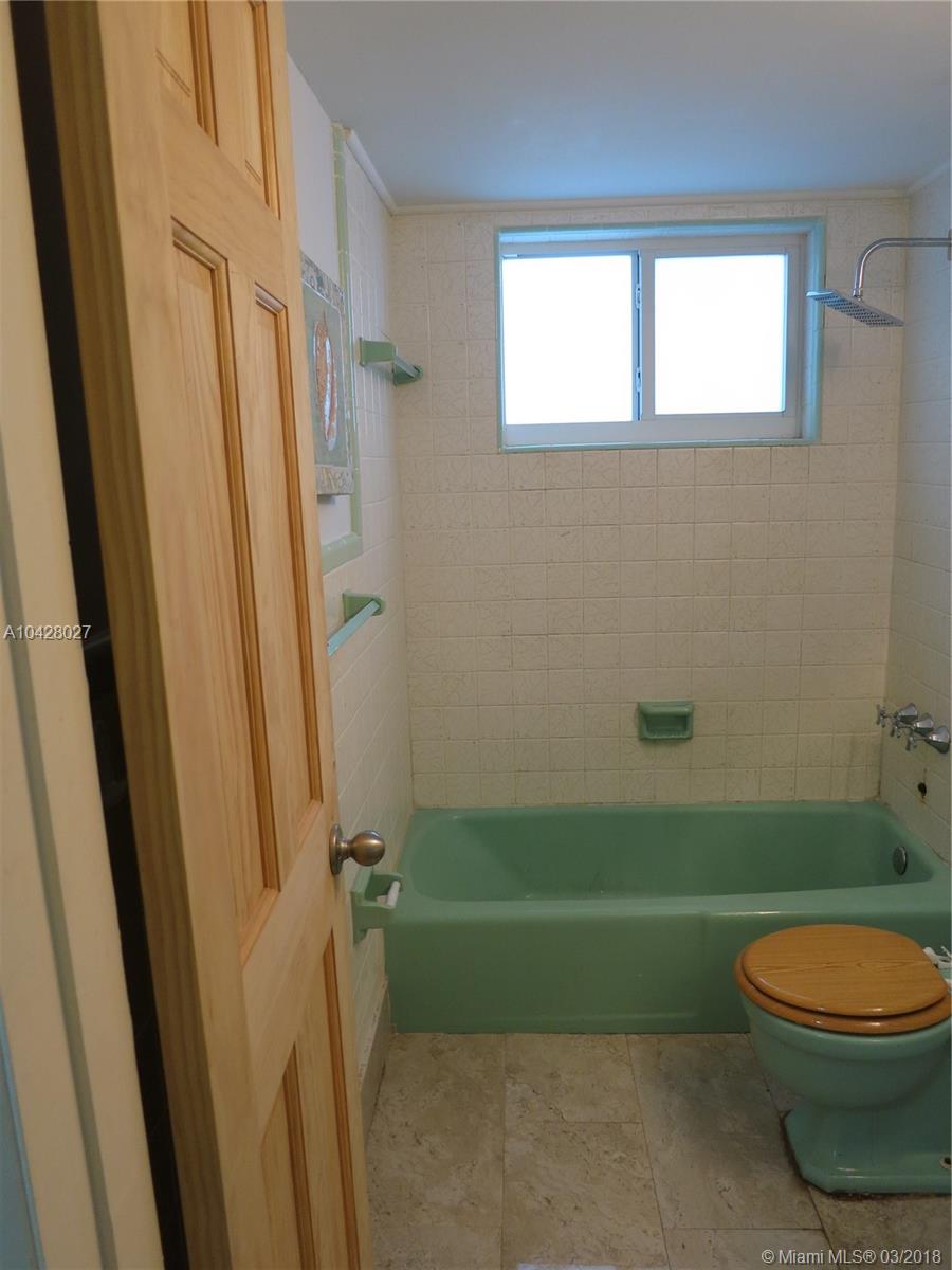 1035 MERIDIAN CONDO - Residential Lease