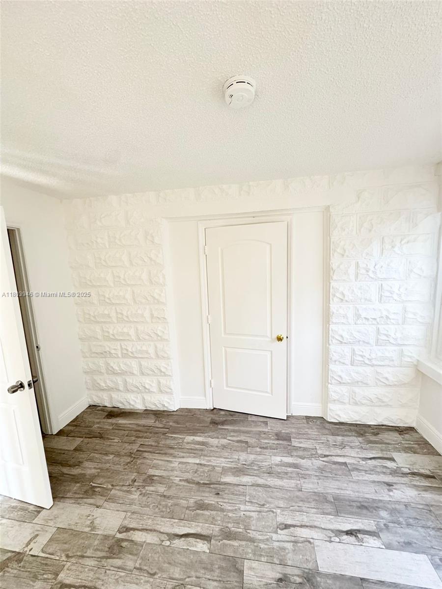 LAKE WORTH TOWN OF - Residential Lease