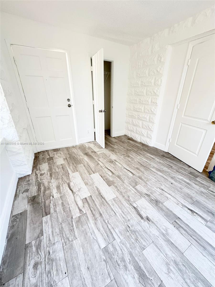 LAKE WORTH TOWN OF - Residential Lease