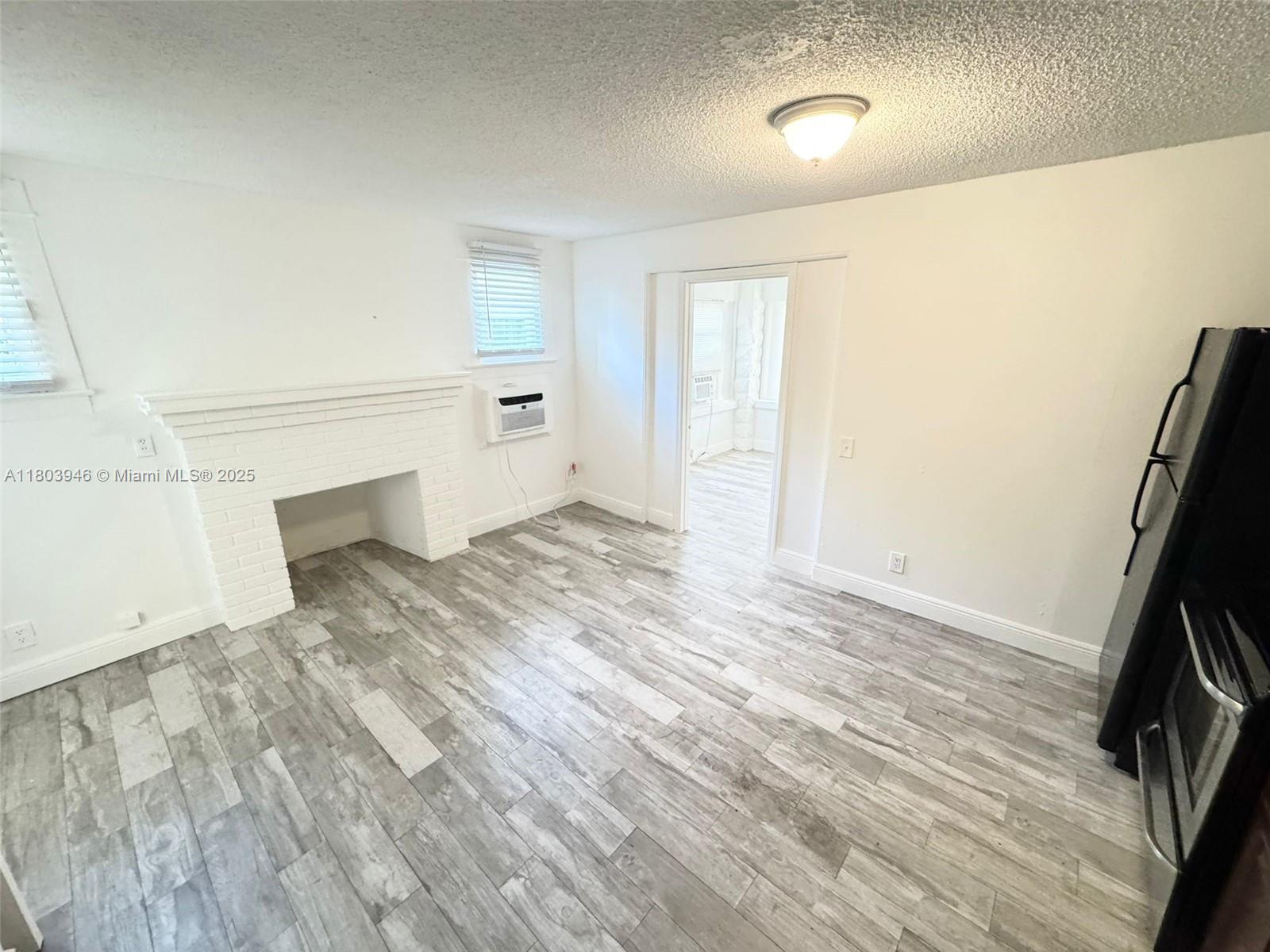 LAKE WORTH TOWN OF - Residential Lease