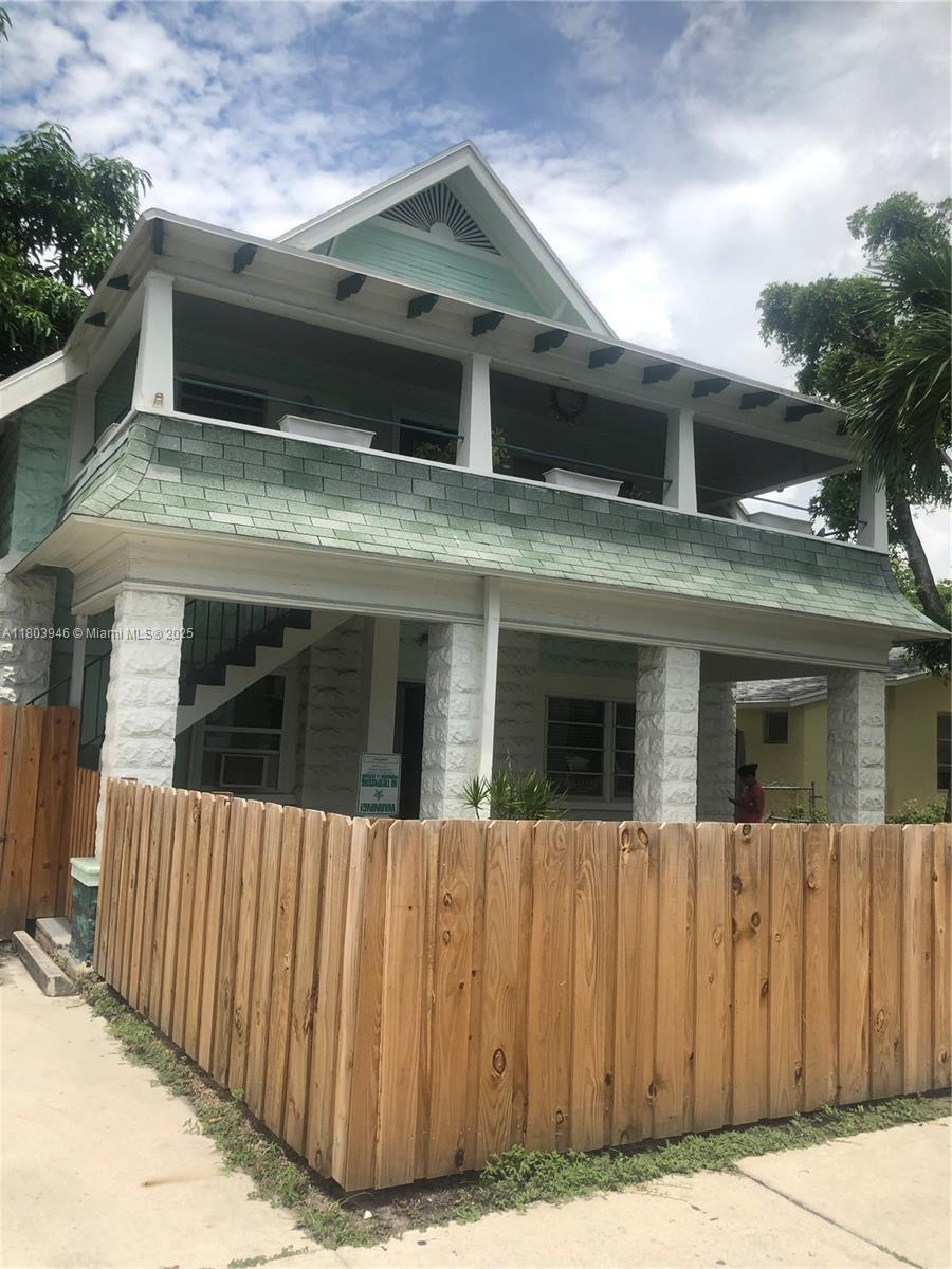 LAKE WORTH TOWN OF - Residential Lease