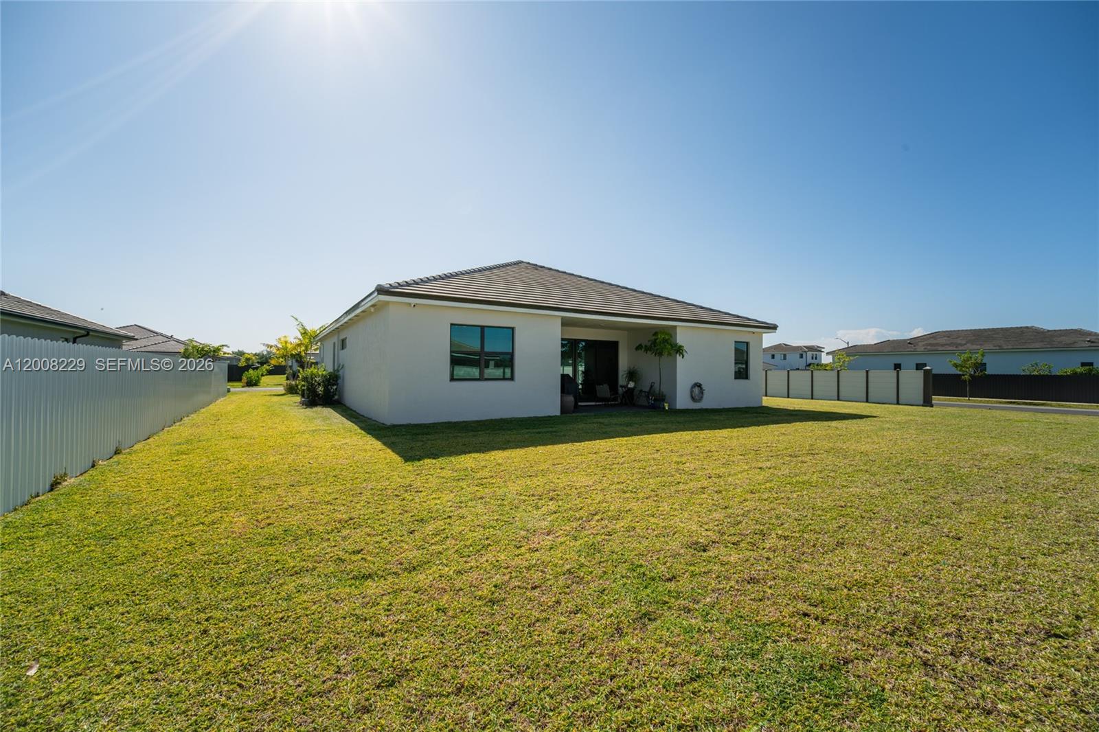 Estrella Square - Residential
