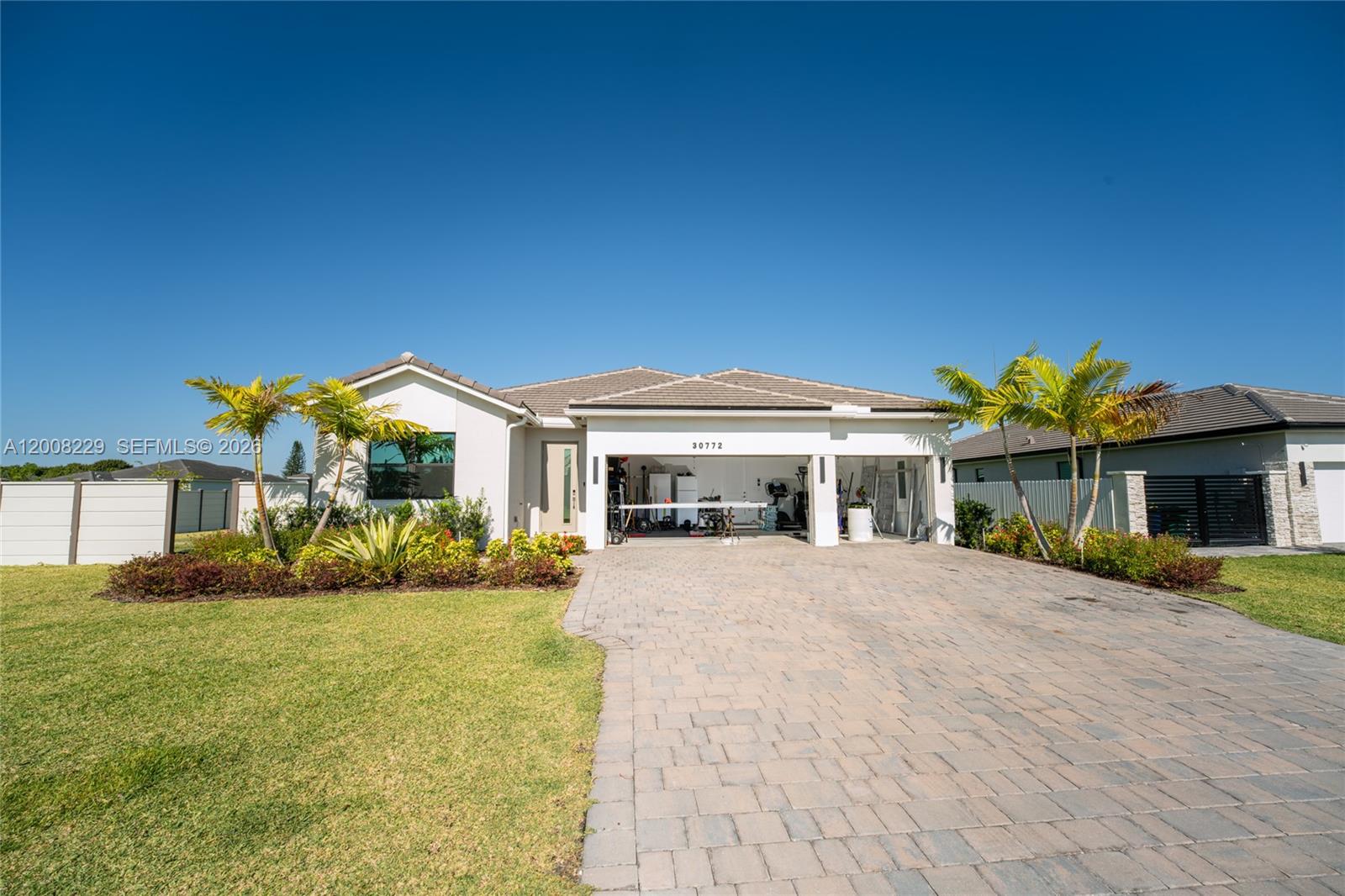 Estrella Square - Residential