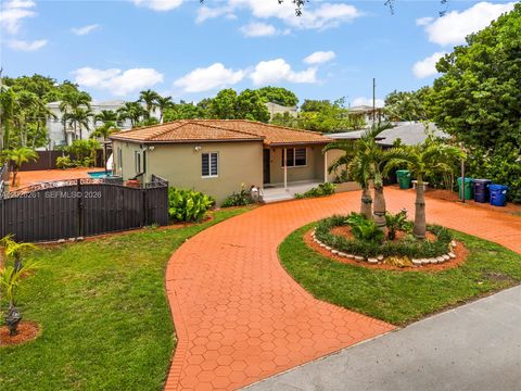 Tiny photo for 6250 SW 20 Ter, Miami, FL 33155 (MLS # A12026261)