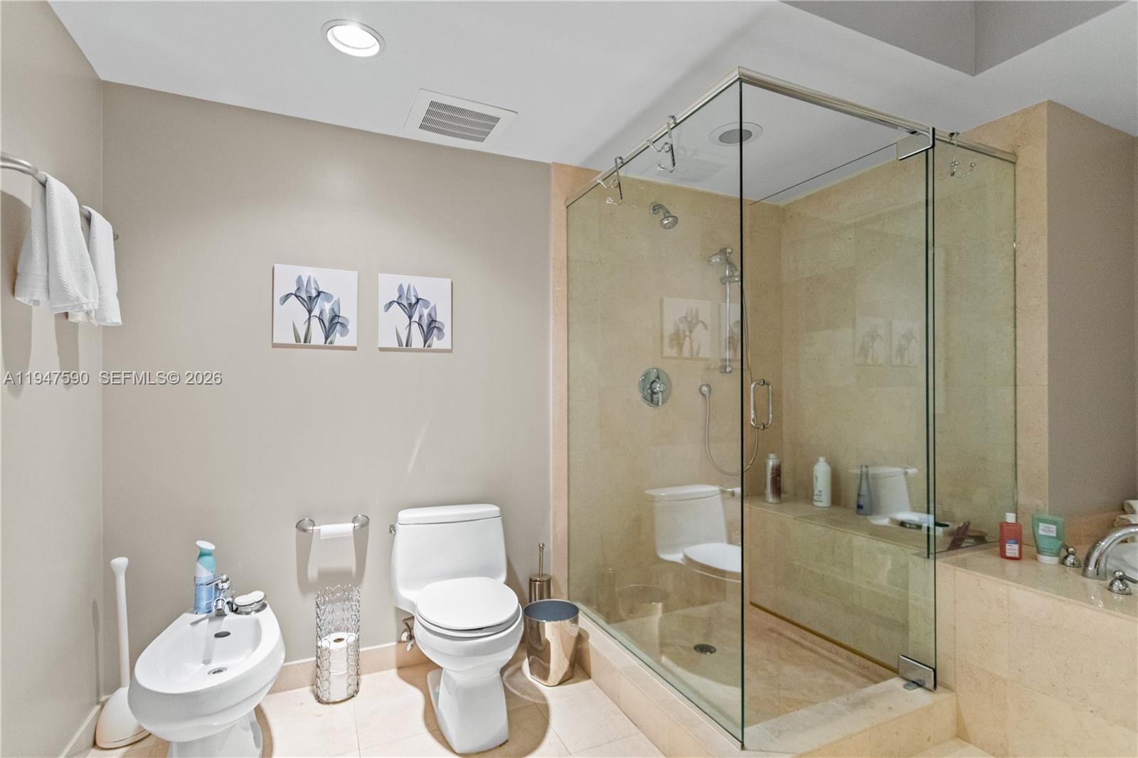 BEACH CLUB CONDO - Residential