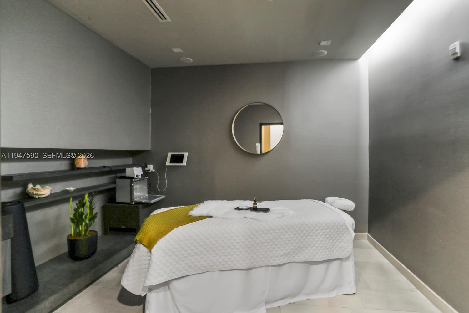 BEACH CLUB CONDO - Residential