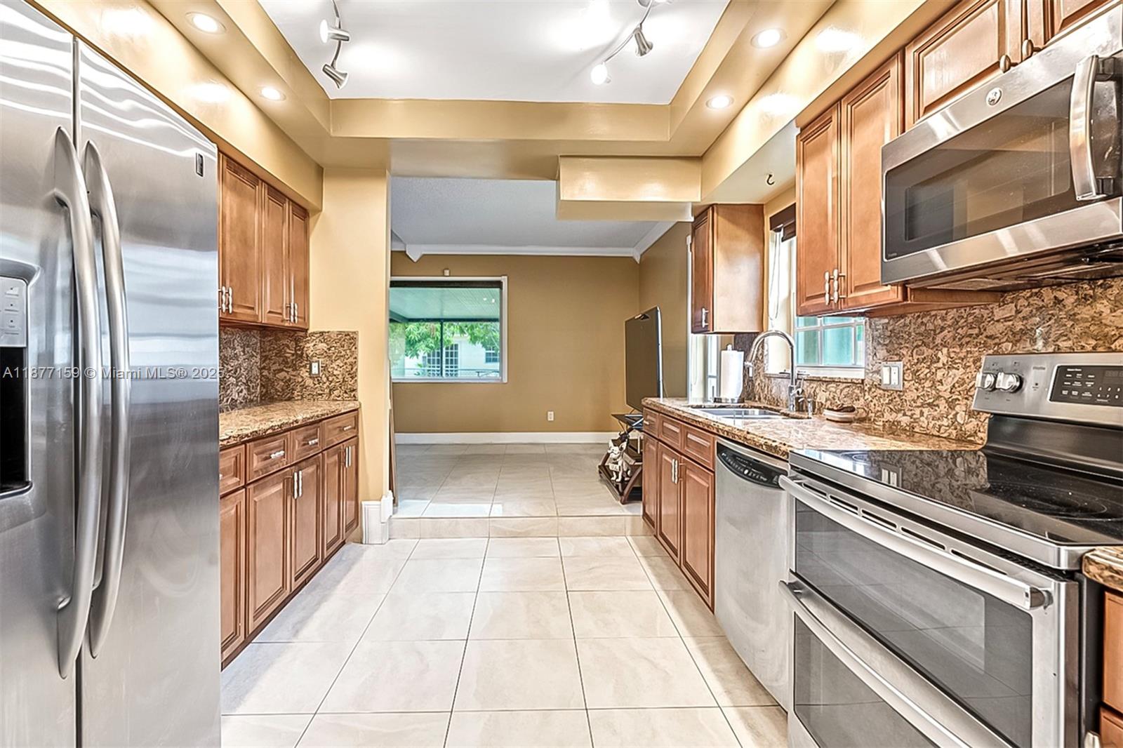 RAINBOW MIRAMAR - Residential