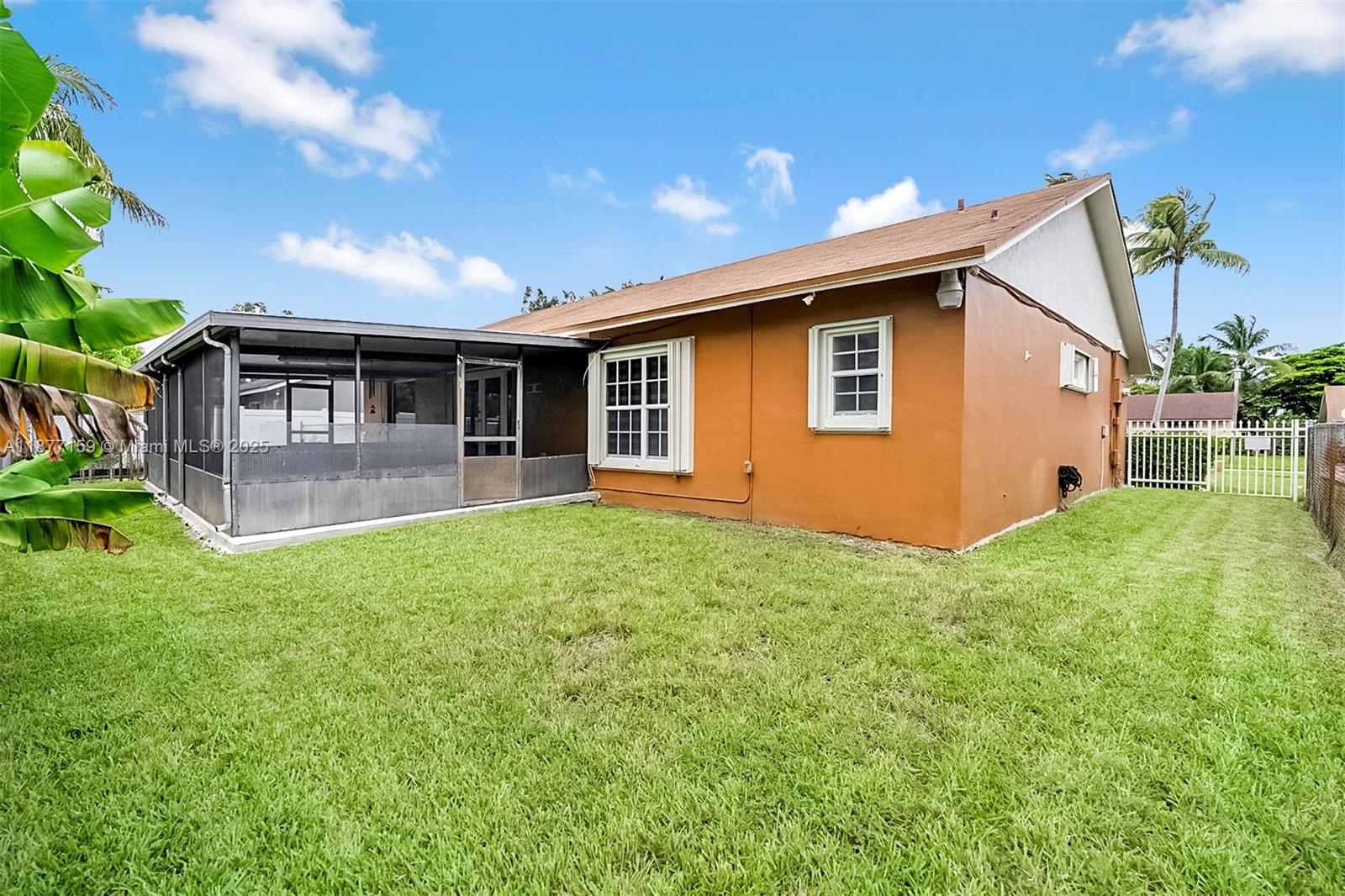 RAINBOW MIRAMAR - Residential