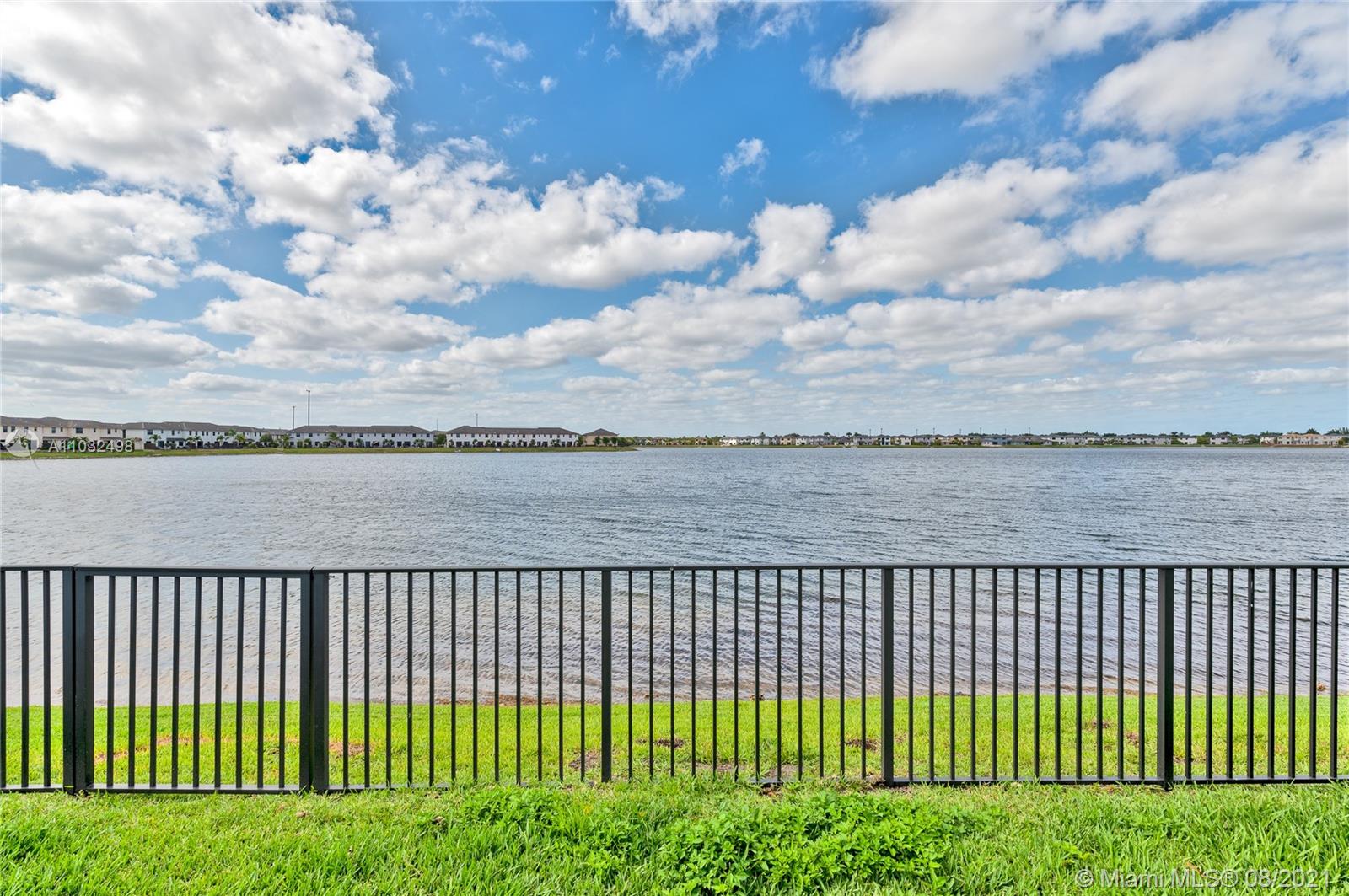 DUNNWOODY LAKE - Residential