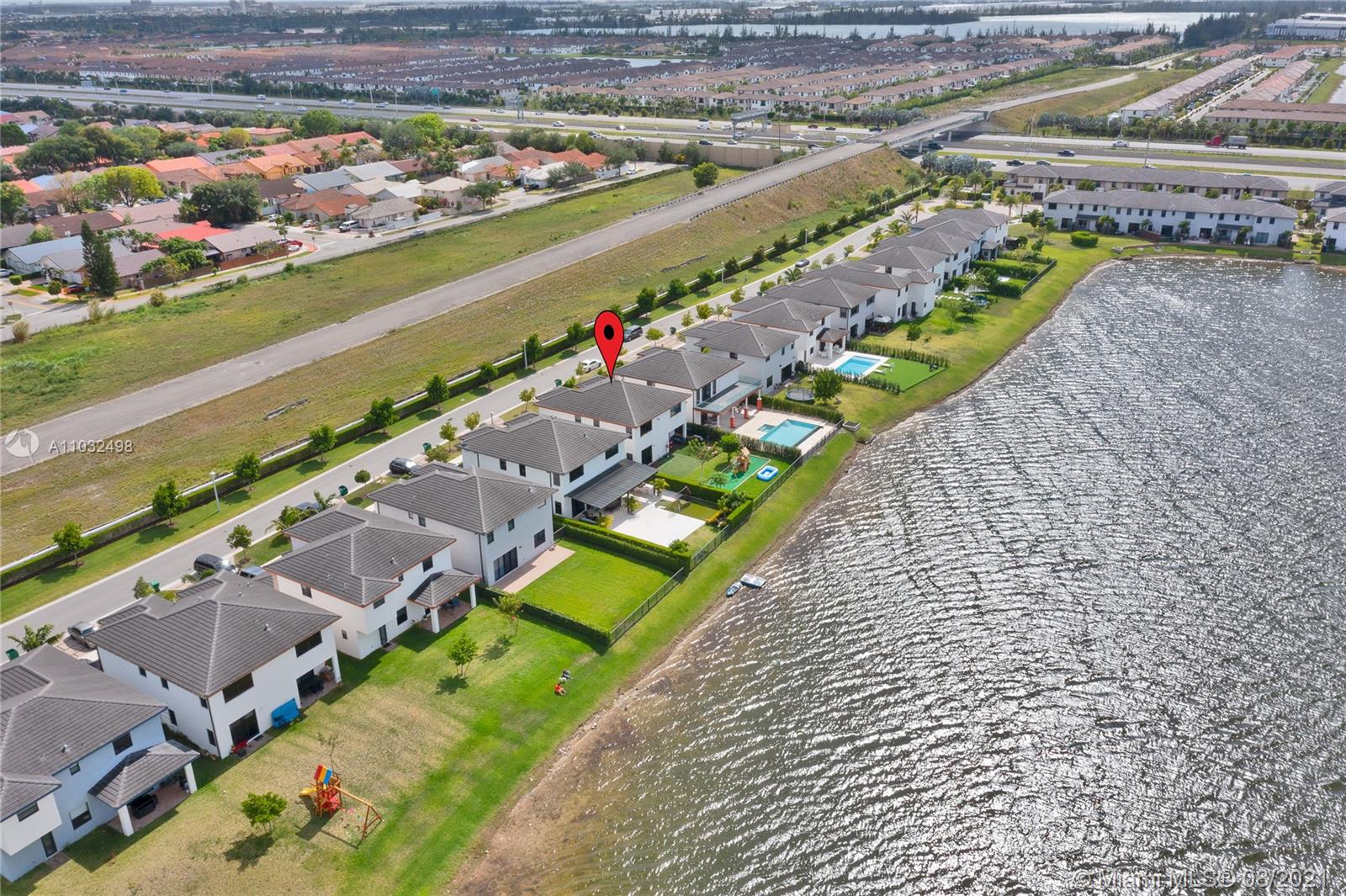 DUNNWOODY LAKE - Residential