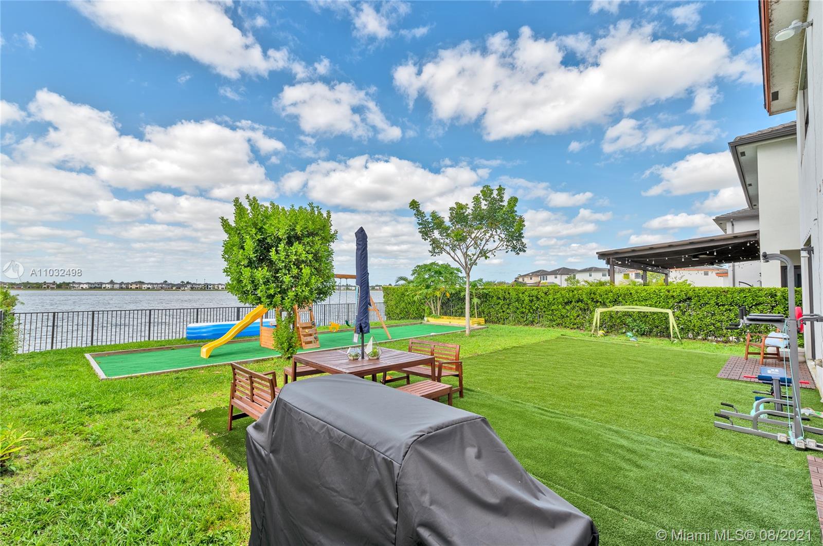 DUNNWOODY LAKE - Residential