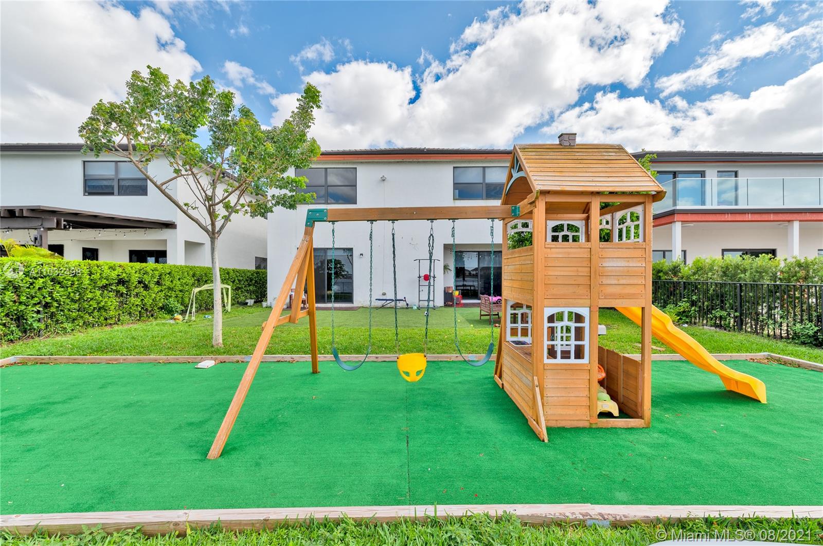 DUNNWOODY LAKE - Residential