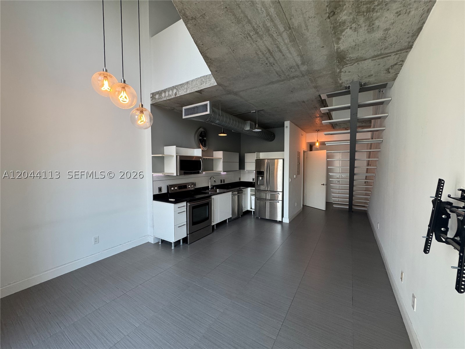 690 SW 1st Ct 1516