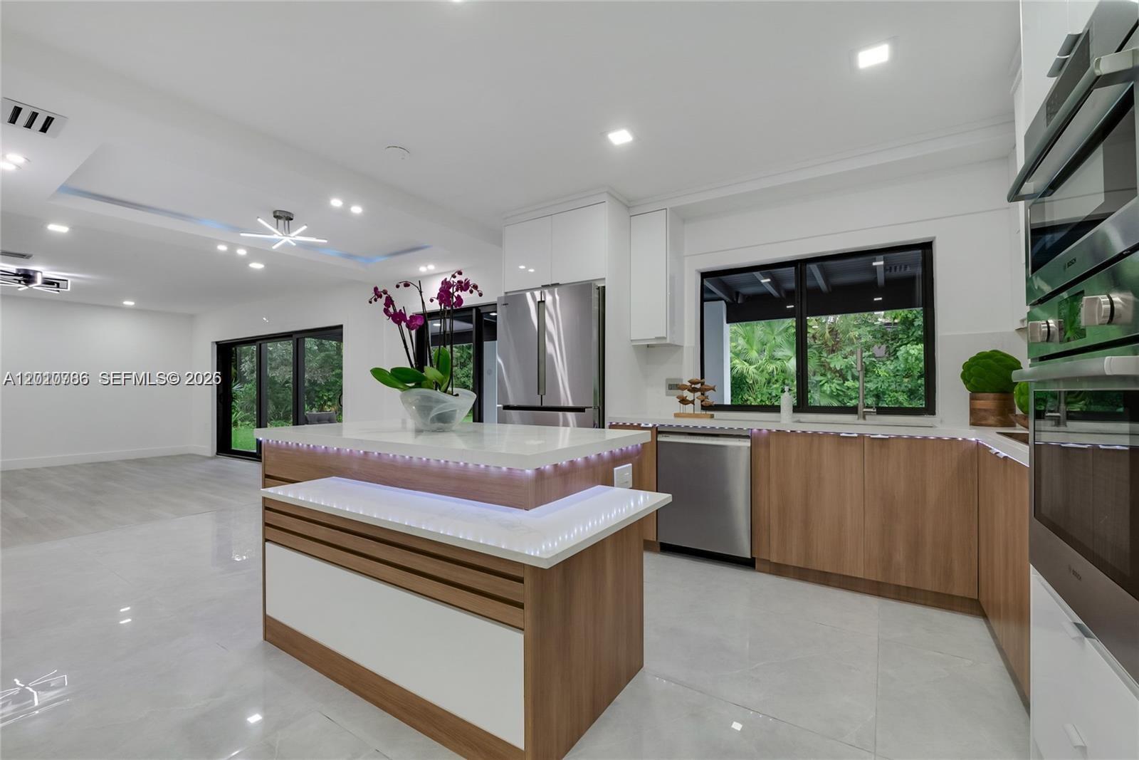 CHARLOTTE ESTATES - Residential