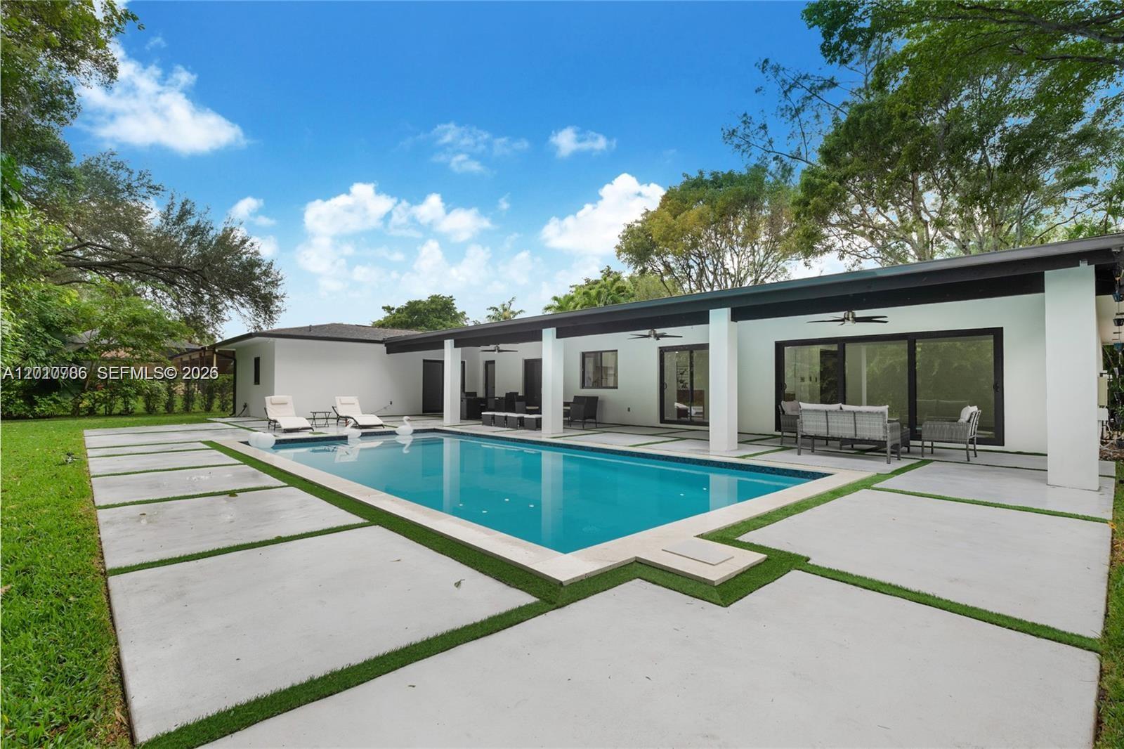 CHARLOTTE ESTATES - Residential