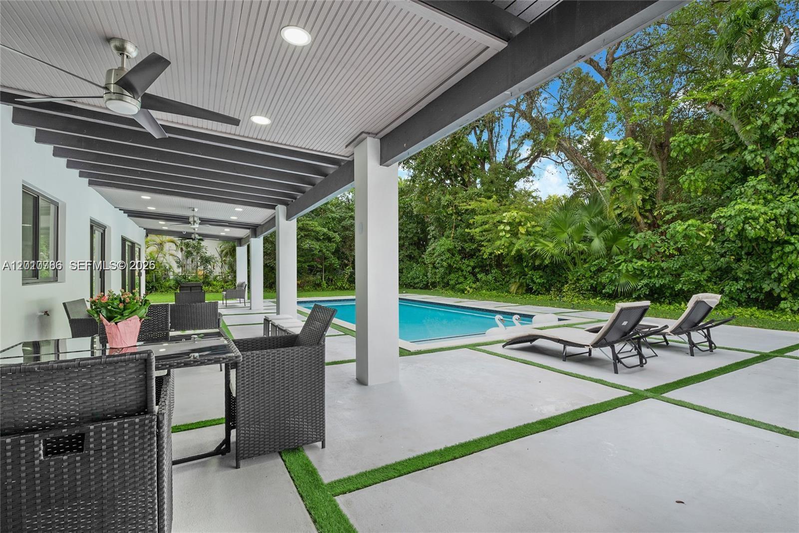 CHARLOTTE ESTATES - Residential