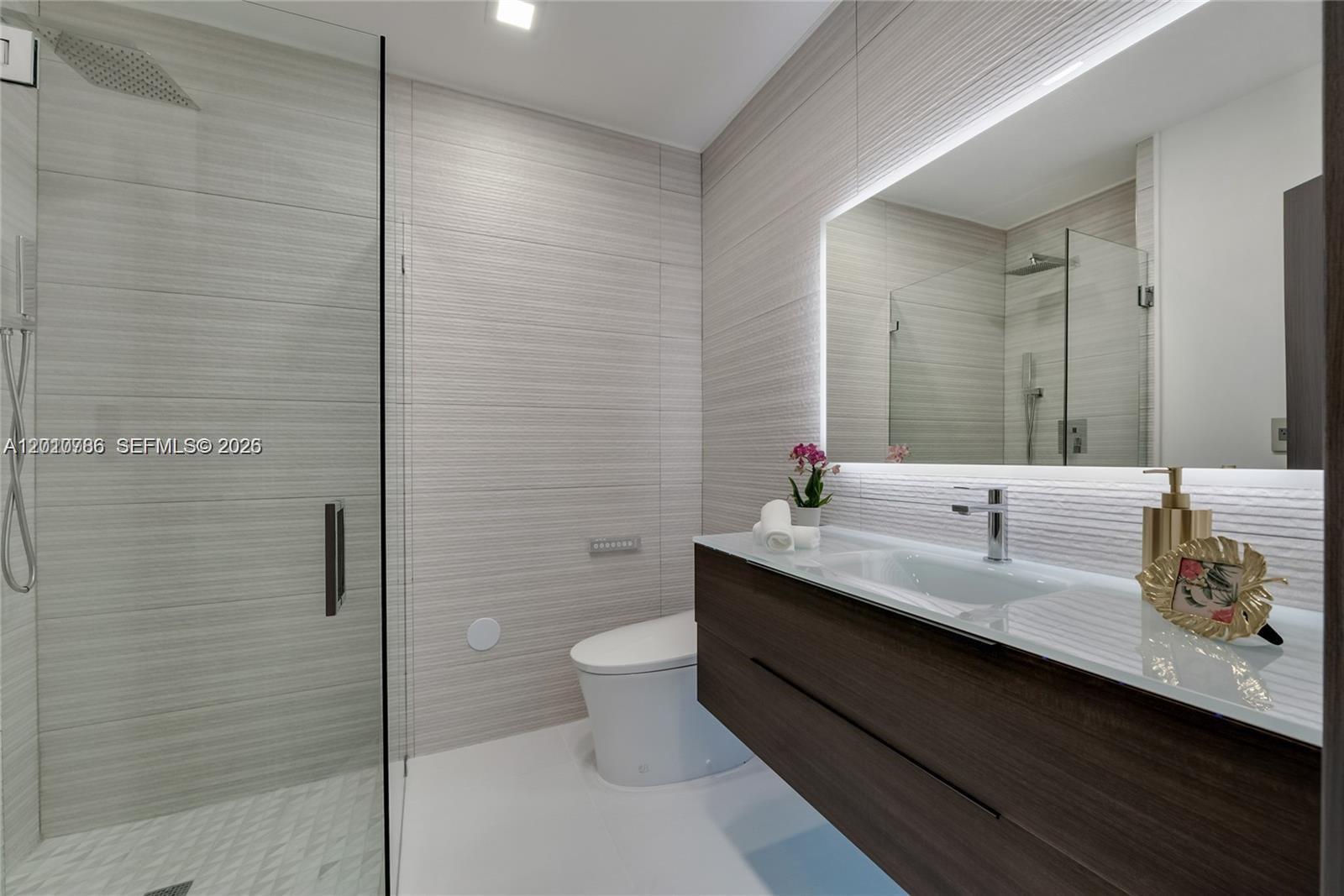 CHARLOTTE ESTATES - Residential