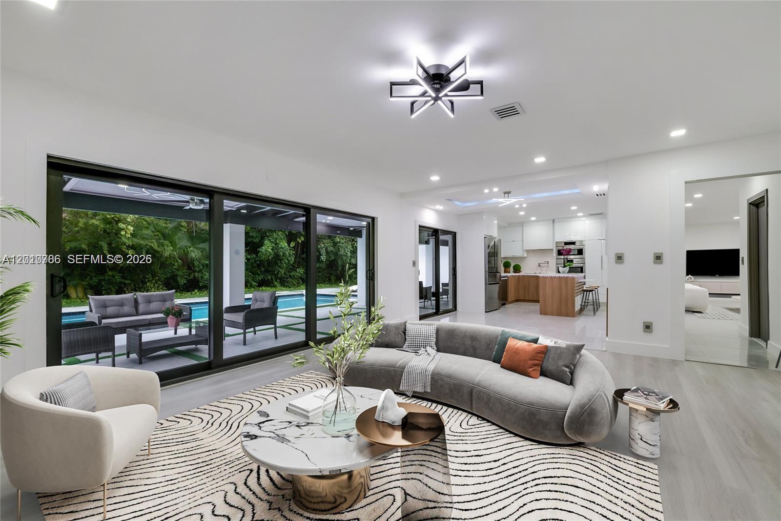 CHARLOTTE ESTATES - Residential