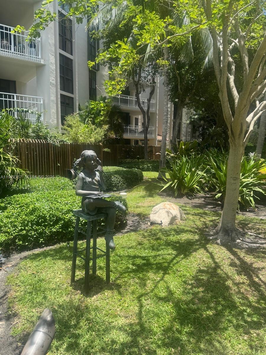 TOWERS OF QUAYSIDE CONDO - Residential