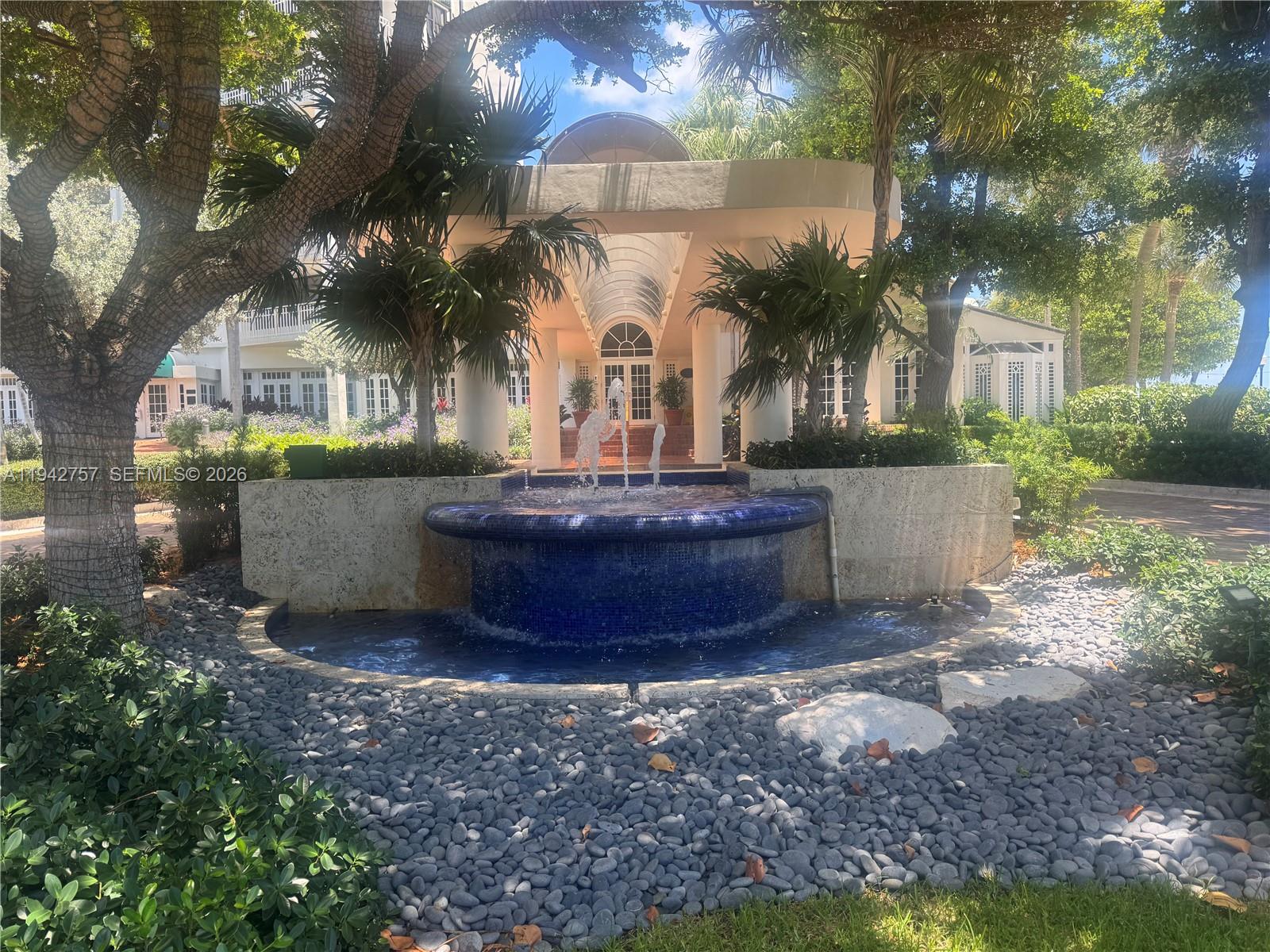 TOWERS OF QUAYSIDE CONDO - Residential