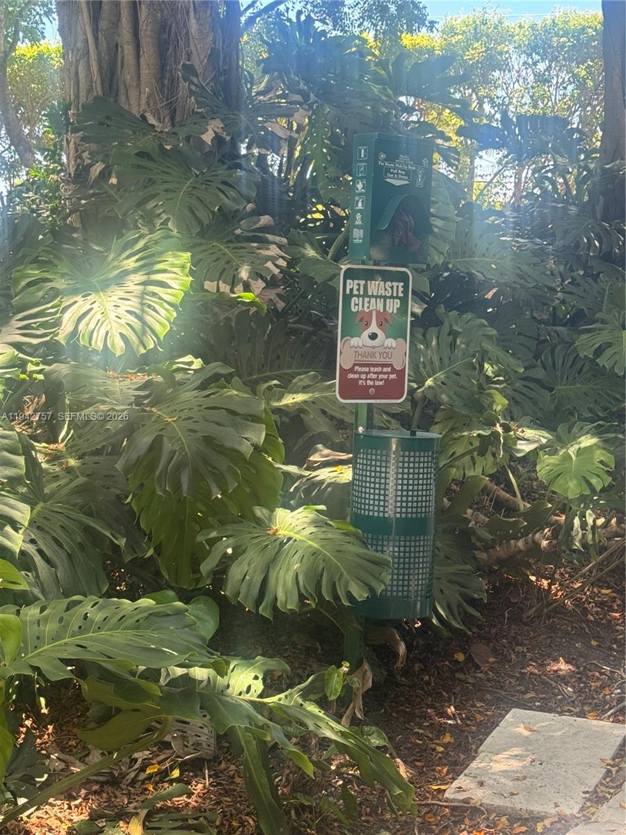 TOWERS OF QUAYSIDE CONDO - Residential